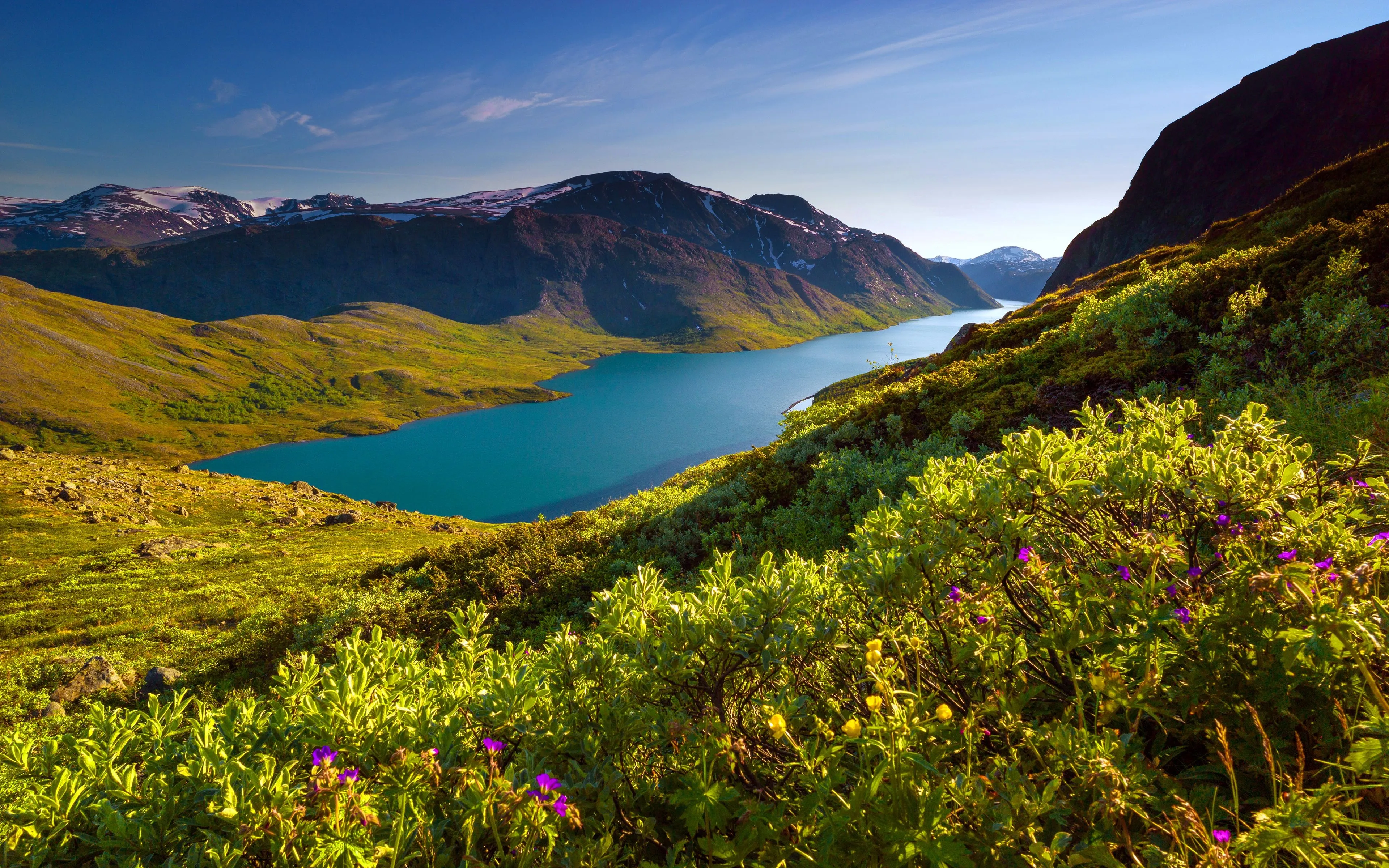Desktop wallpaper: Norway, Mountain, Lake, Lakes, Lake Gjende, Earth 4K free download for PC. 359431