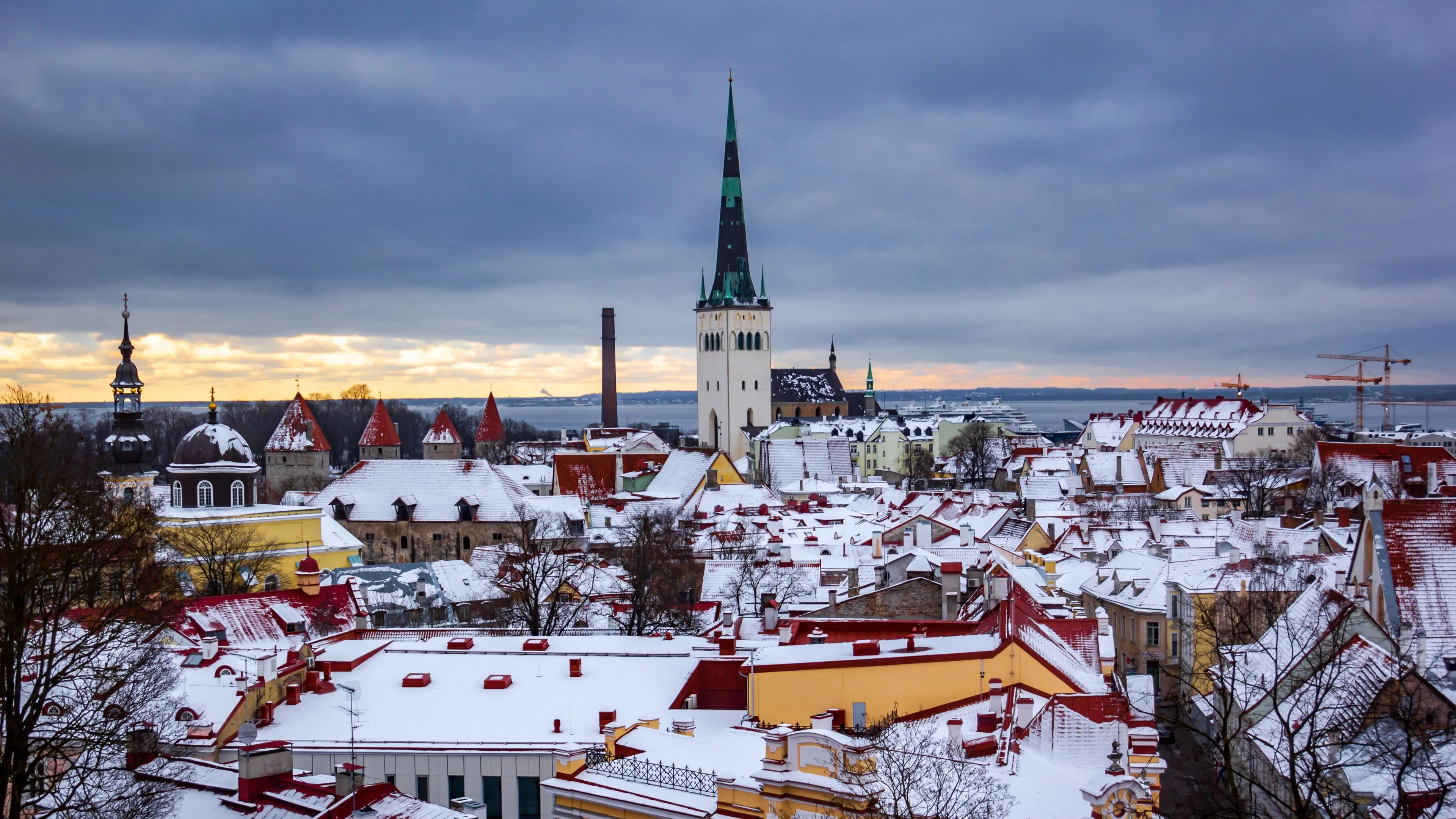 Download wallpaper 3840x2160 city, aerial view, buildings, cityscape, snow, winter 4k uhd 16:9 HD background