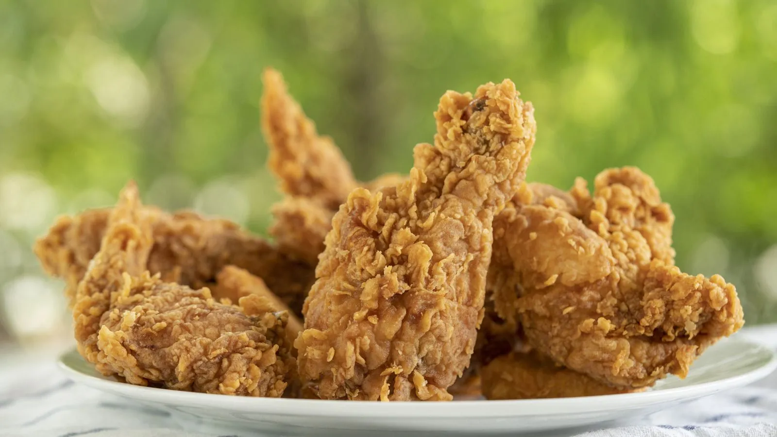 For The Most Flavorful Southern Fried Chicken, Reach For Some Whiskey
