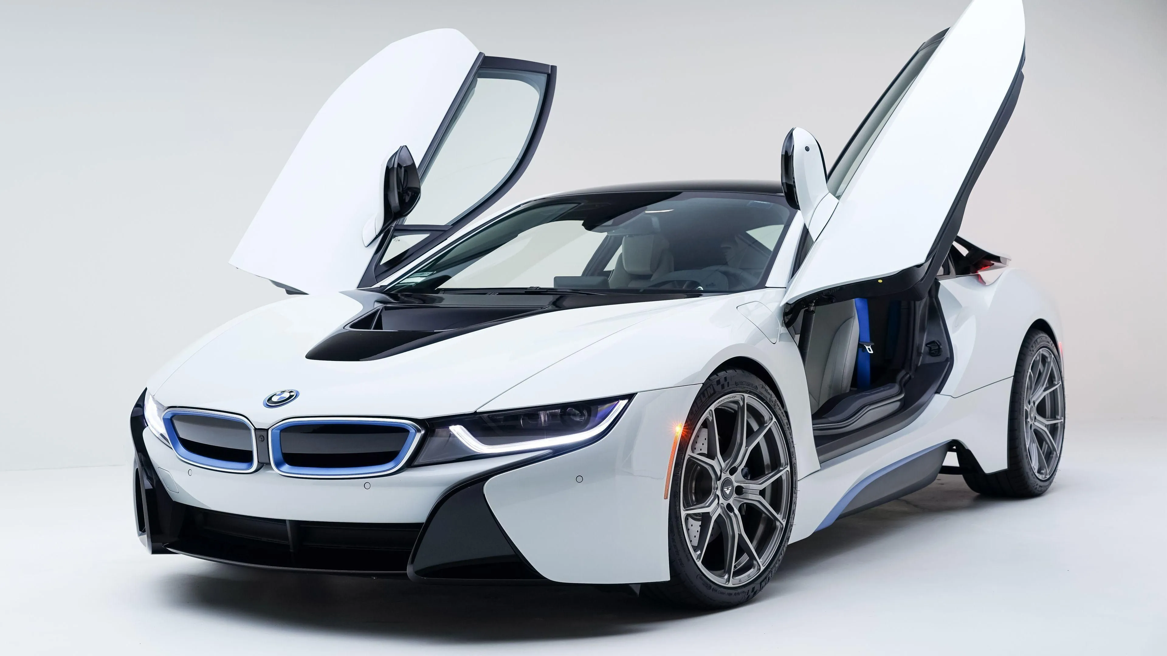 BMW i8 Wallpaper