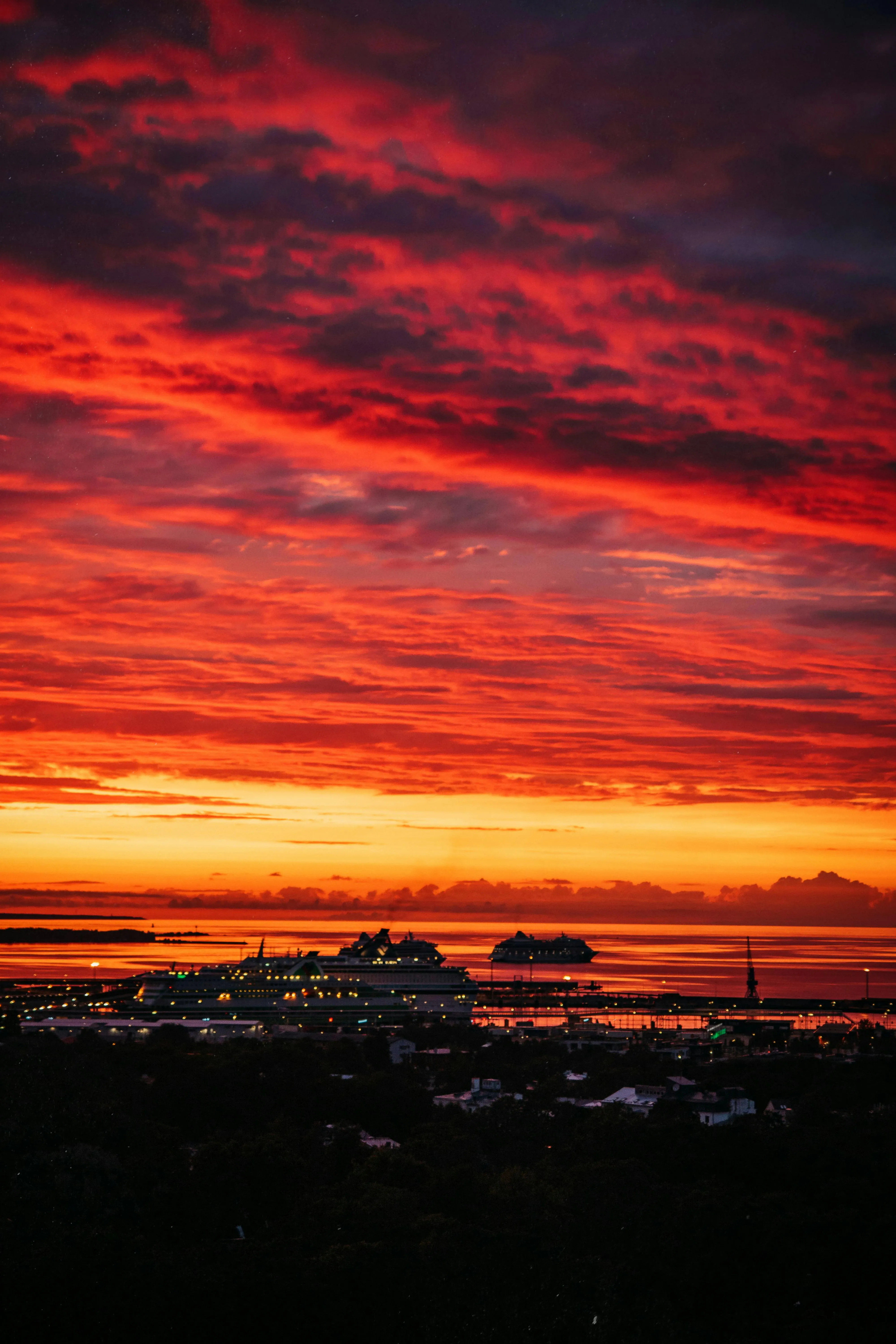 City Skyline during Orange Sunset · Free