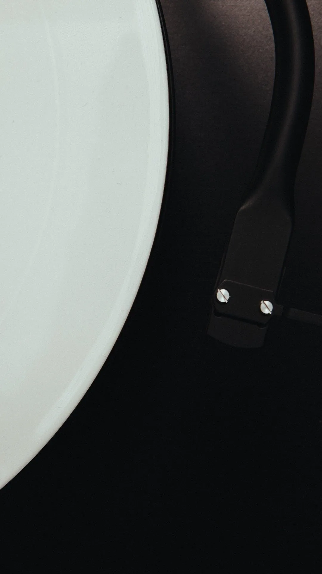 Download Vinyl Black & White Minimalist Music Turntable Phone Wallpaper