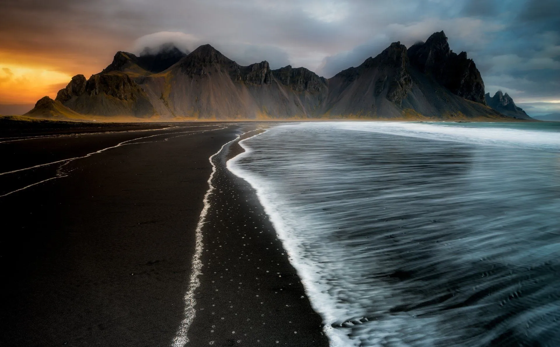 Vestrahorn Mountain Iceland 4K Ultra HD Wallpaperx2481