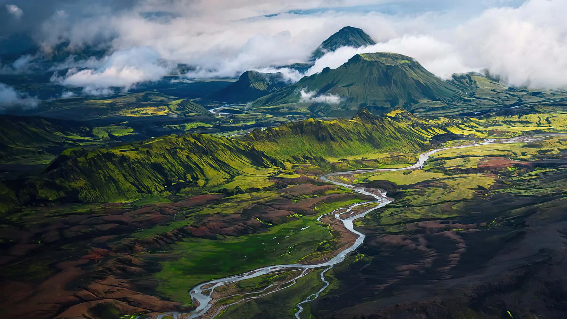 Download Arctic Wonderland in Iceland Wallpaper