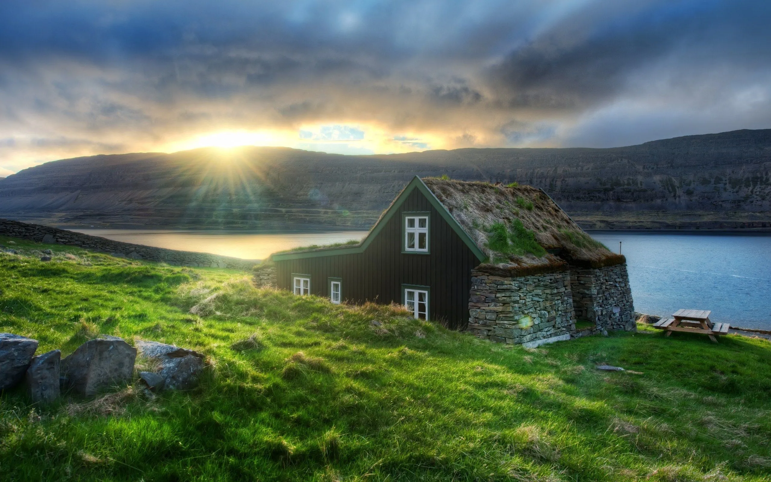 Desktop wallpaper: Iceland, House, Hermit, Nature, Sunset, Stones, Mountains, Lake 4K free download for PC. 151184