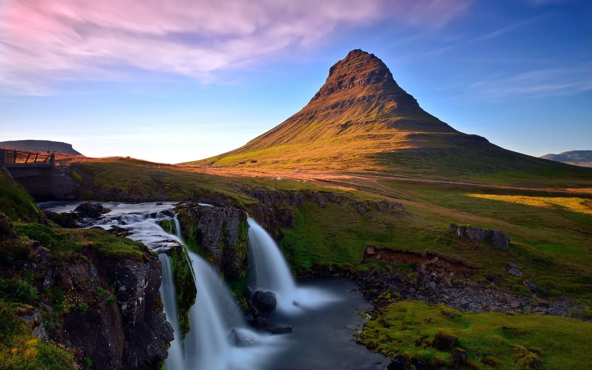 Desktop wallpaper: Iceland, Earth, Kirkjufell, Kirkjufoss, Mountain, Waterfall 4K free download for PC. 566897