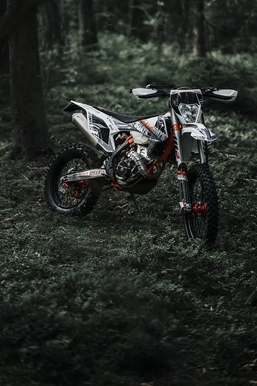 Motor trail HD wallpaper
