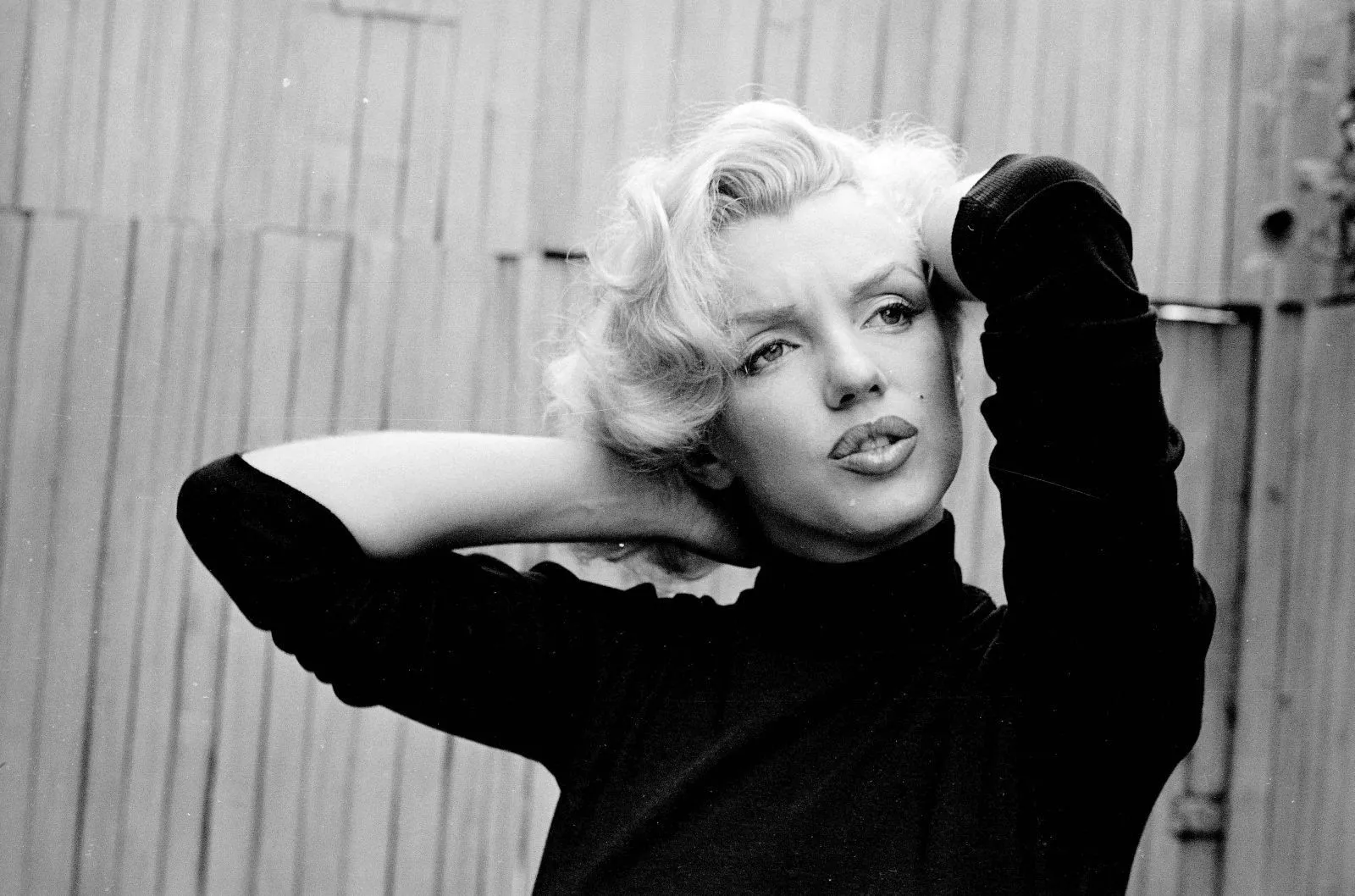 Stunning Marilyn Monroe HD Wallpaper
