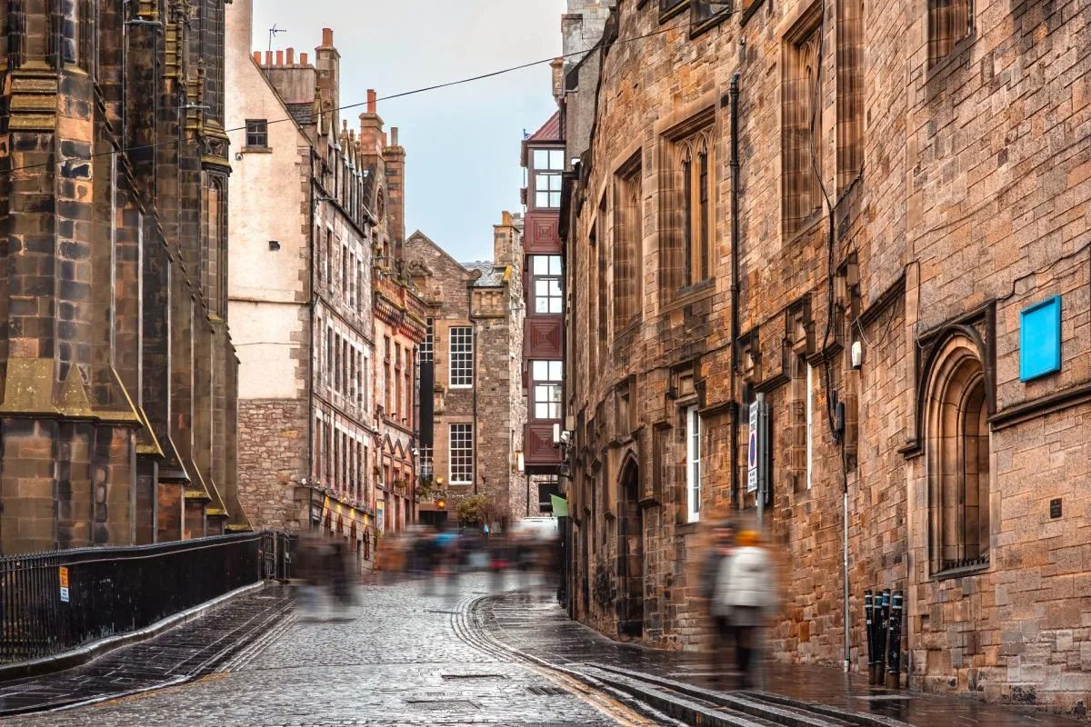 Edinburgh Old Town Tour. Private Guided Walking Experience