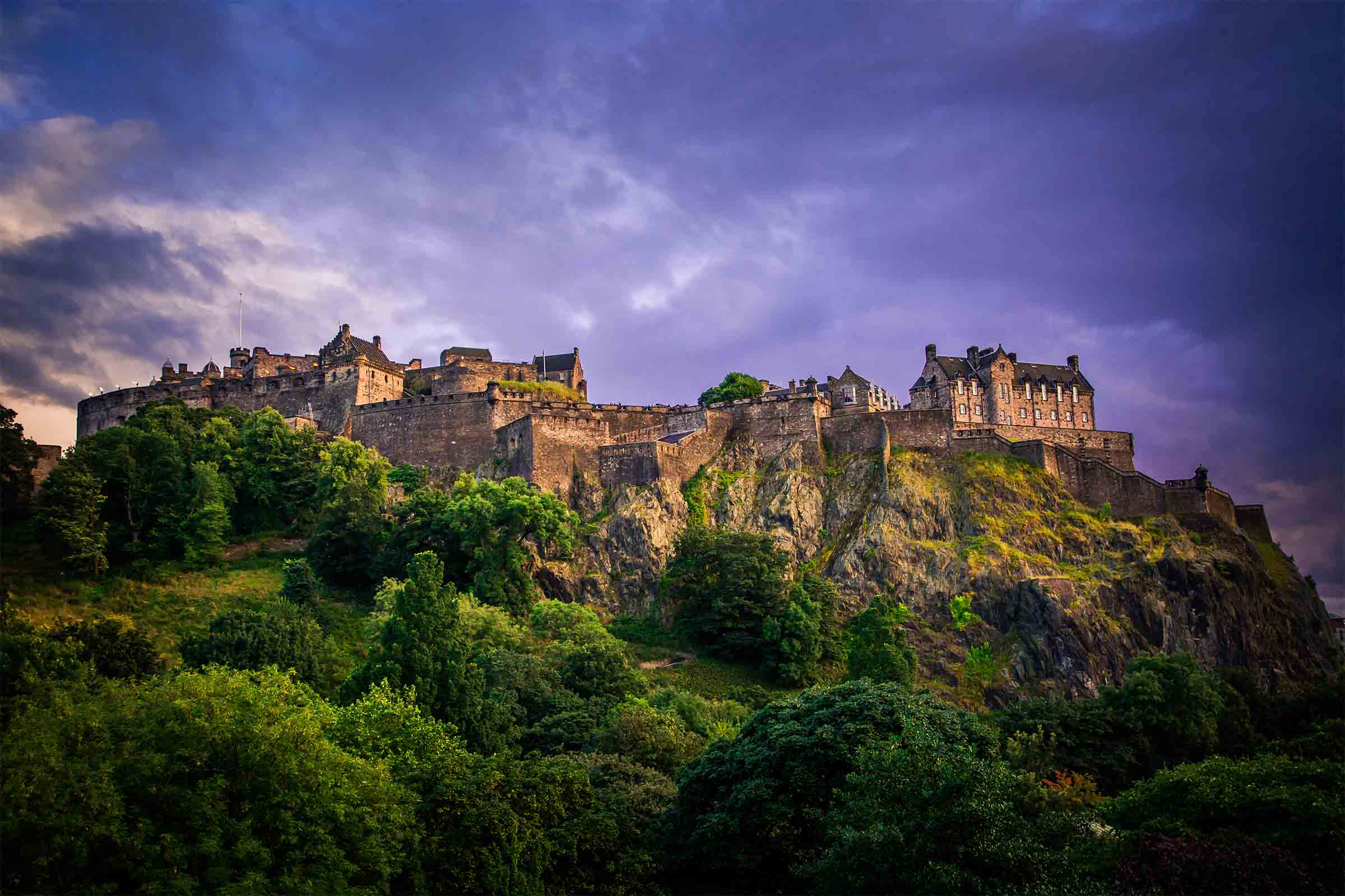 Edinburgh Attractions Guide. Parliament House Hotel
