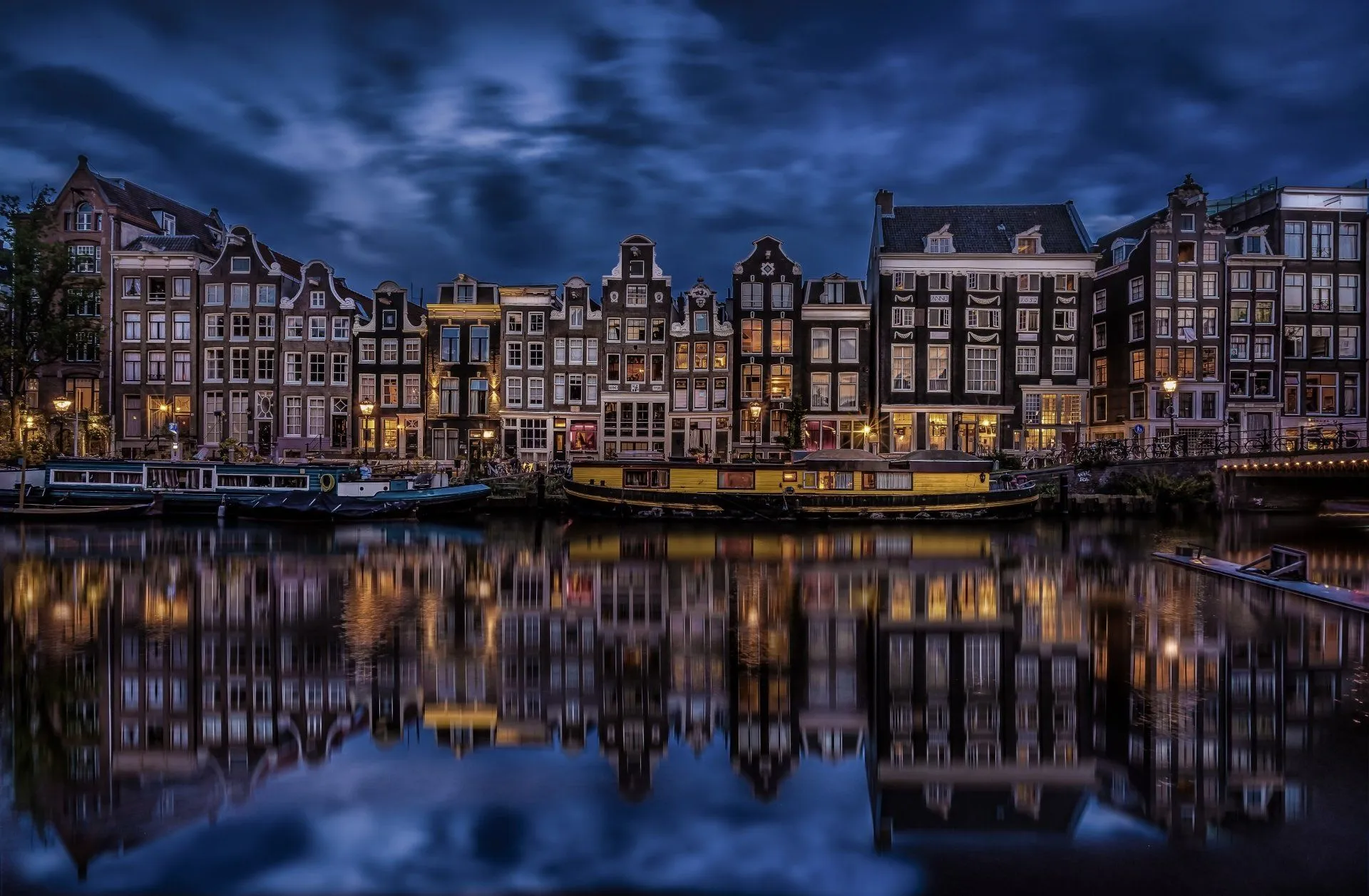 Amsterdam Canal at Night Ultra HD Wallpaperx2681