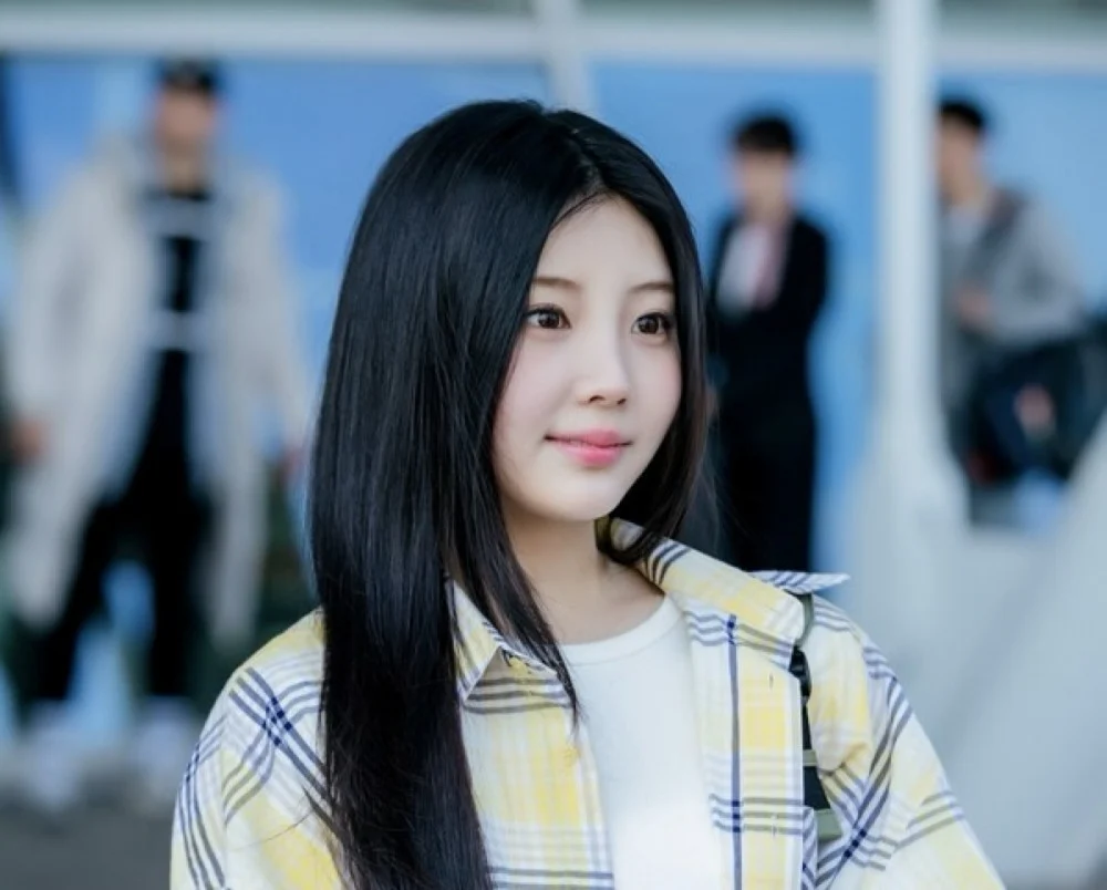 ILLIT's Wonhee makes OST debut with emotional ballad for 'The Spring of Four Seasons'