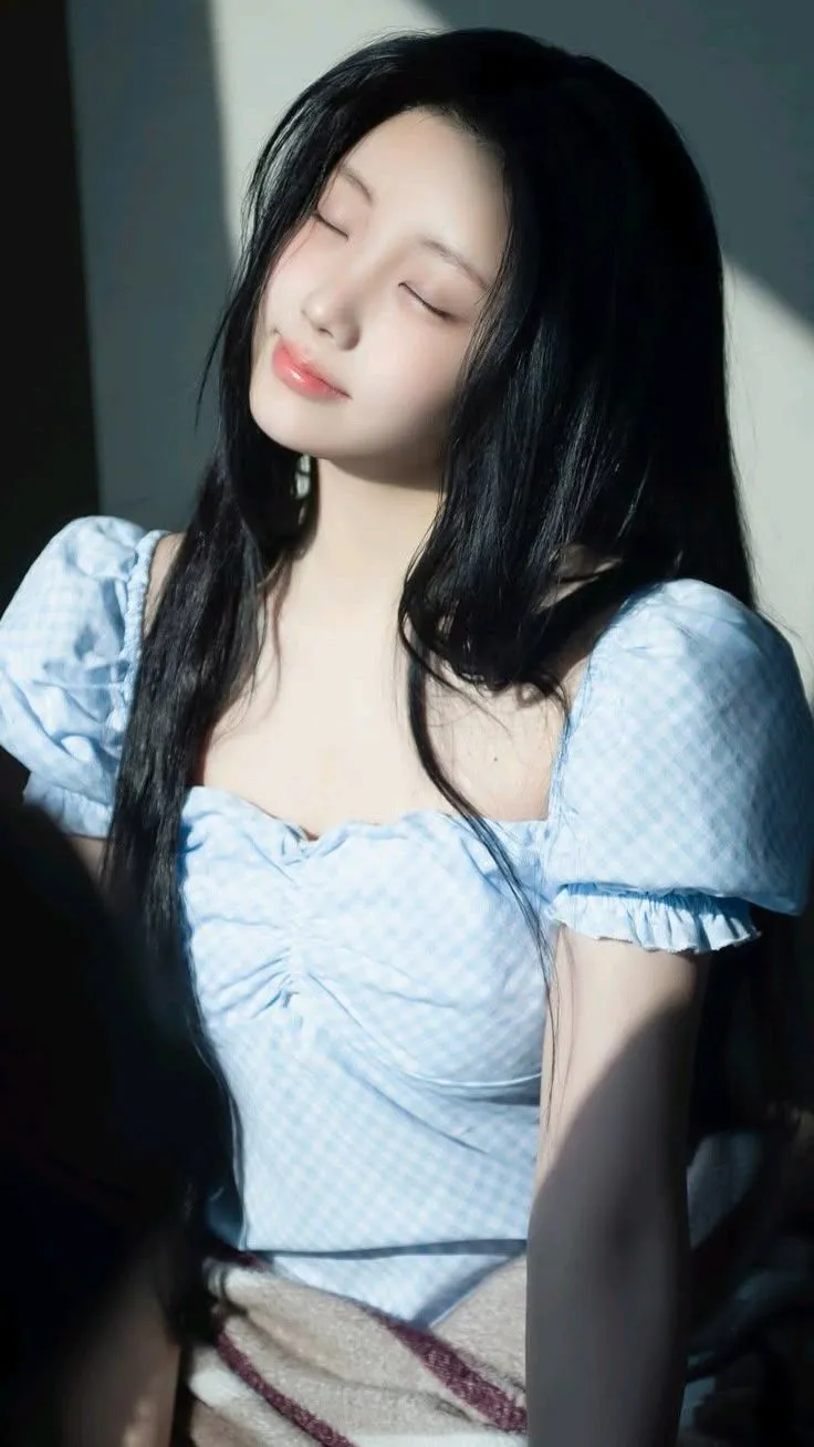 wonhee [ illit ] lockscreen ♡