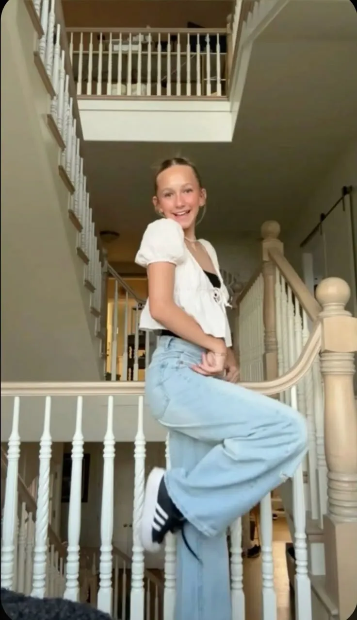 Paislee Nelson Outfit idea