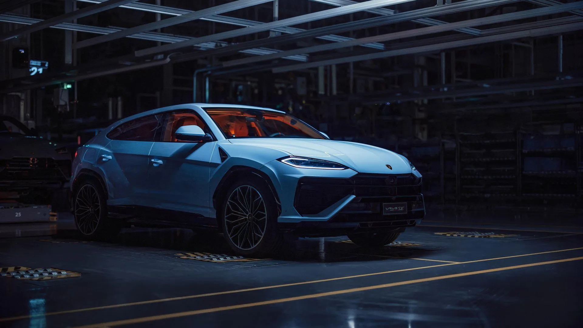 Lamborghini Urus 4K Ultra HD Wallpaper: Night Prowlx2160