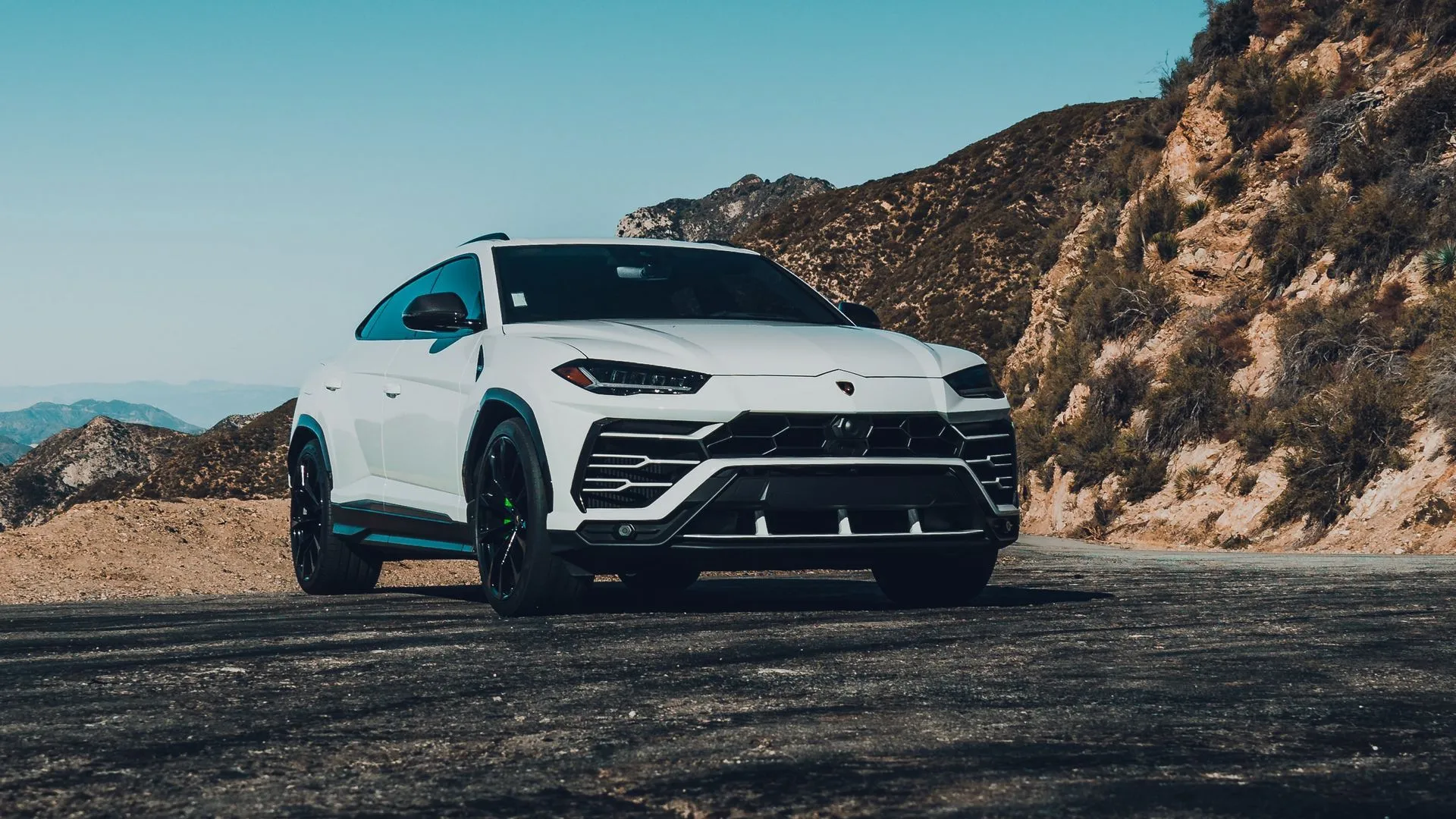 Download wallpaper 1920x1080 lamborghini urus, lamborghini, car, white, front view full hd, hdtv, fhd, 1080p HD background