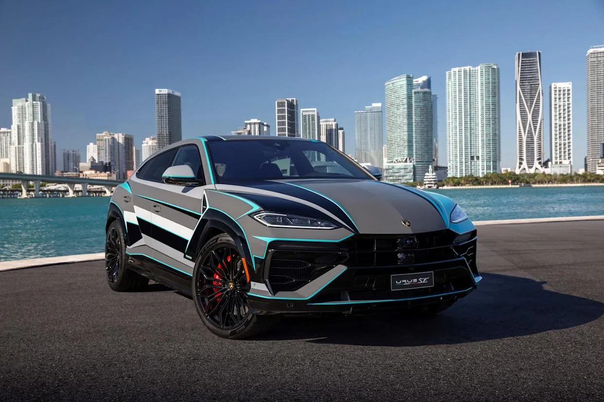 See Photo of Lamborghini Urus SE from Miami Art Week