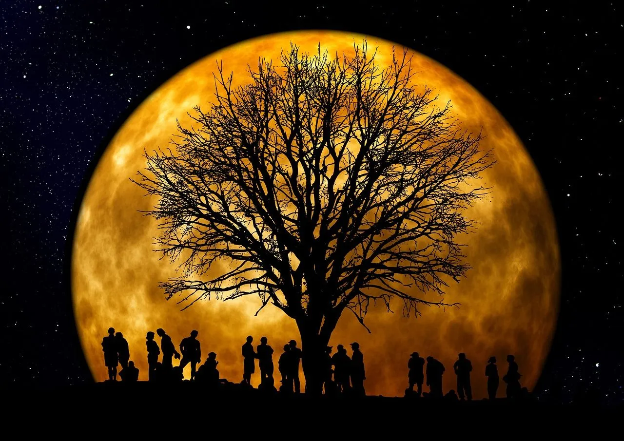 Free Moon Wallpaper 4K & 4K Wallpaper Image