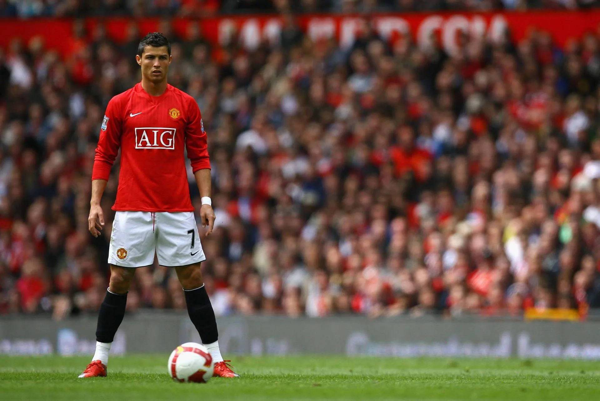 The Best Cristiano Ronaldo Wallpaper for iPhone and Desktop