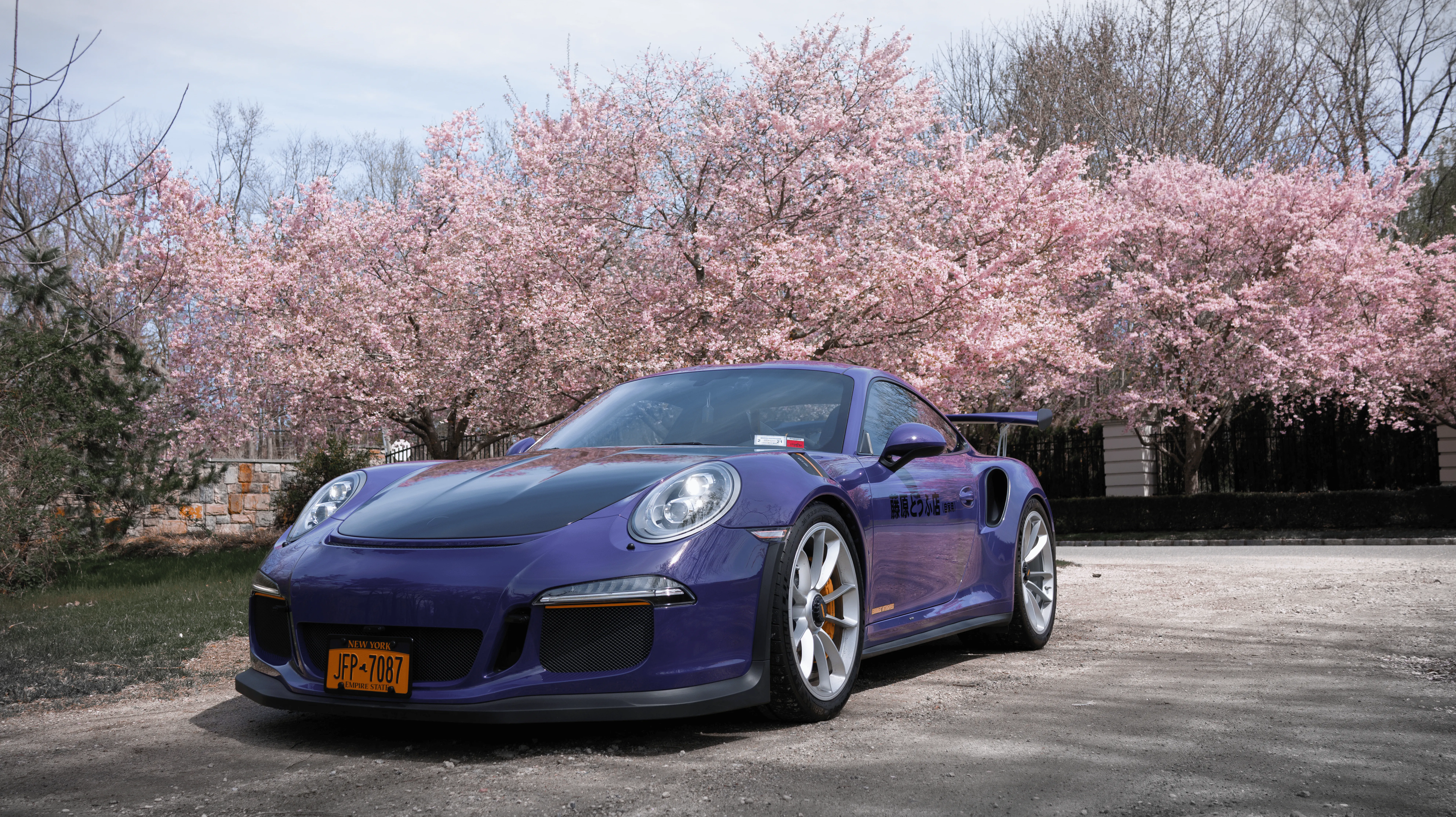 Your Ridiculously Awesome Porsche 911 GT3 RS Wallpaper Are Here