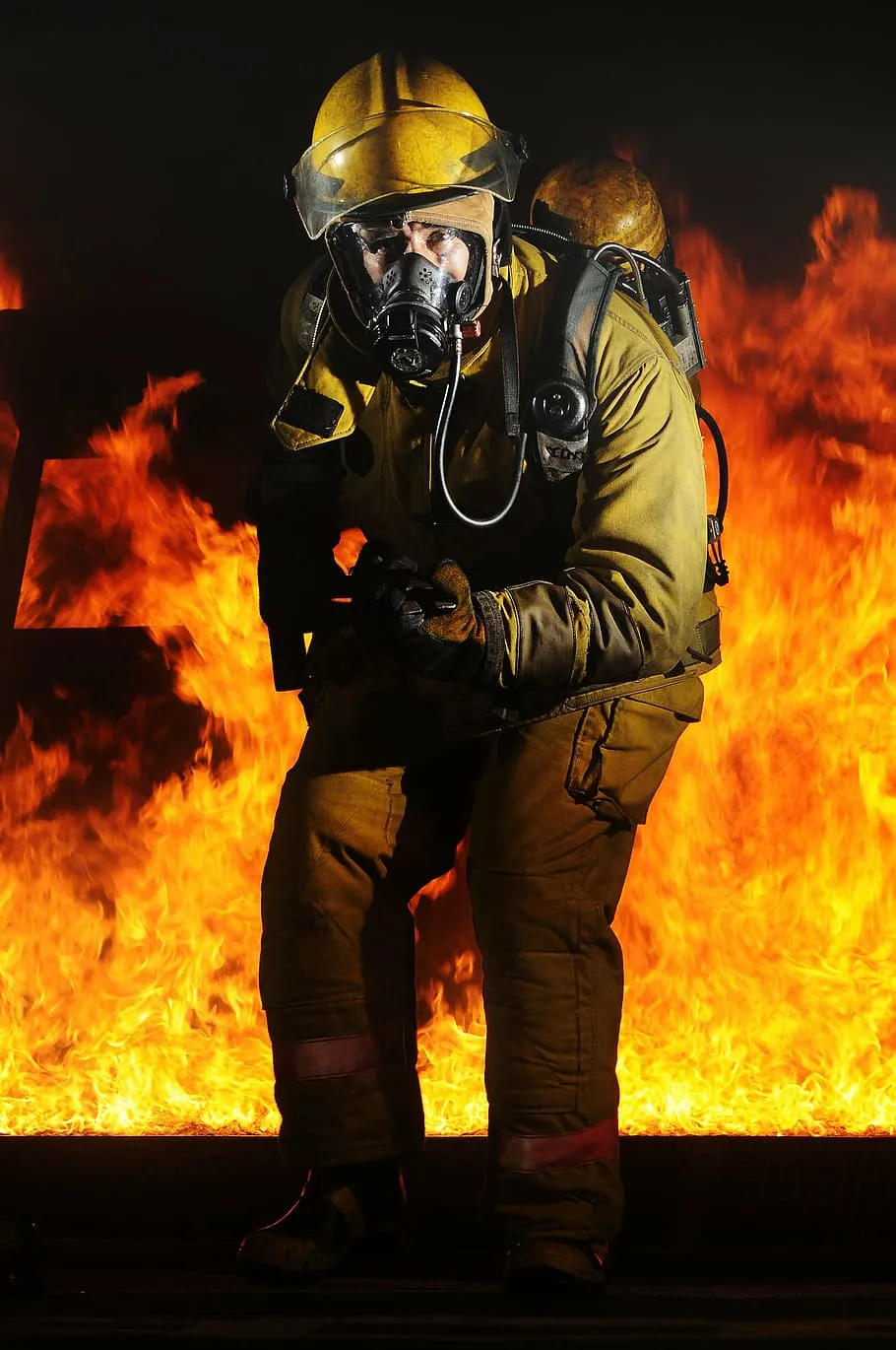 Fireman 1080P, 2K, 4K, 5K HD wallpaper free download