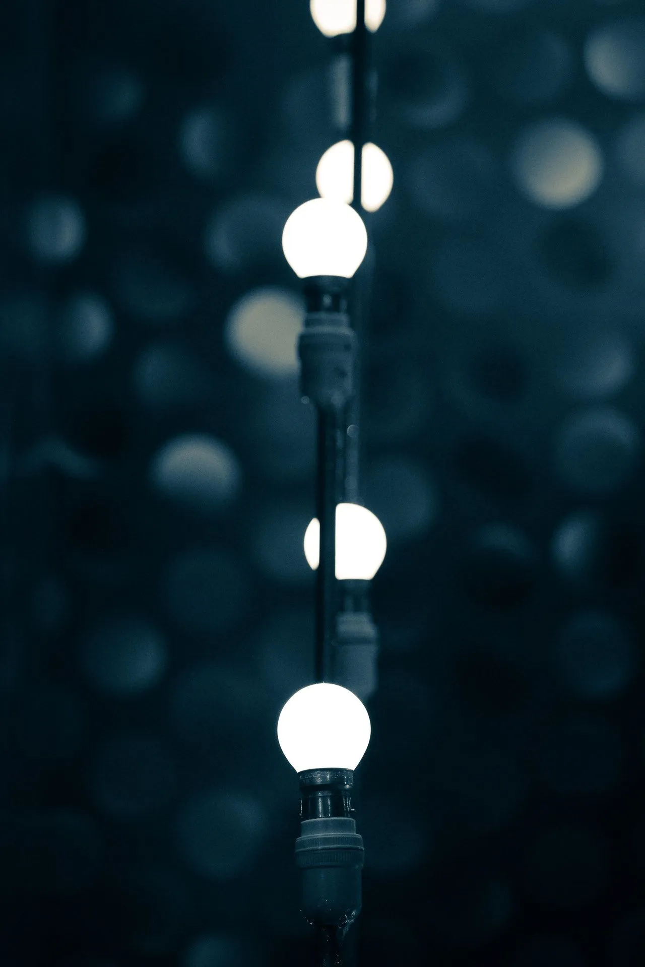 Bright Bulbs Mobile Phone full HD wallpaper