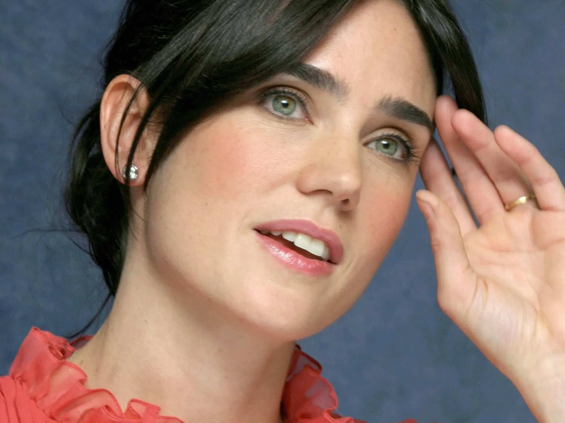 Elegant Jennifer Connelly HD Wallpaperx1440
