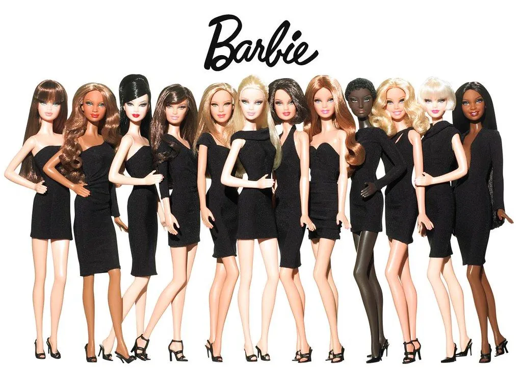 Barbie Basics™. A desktop wallpaper I made since December 2
