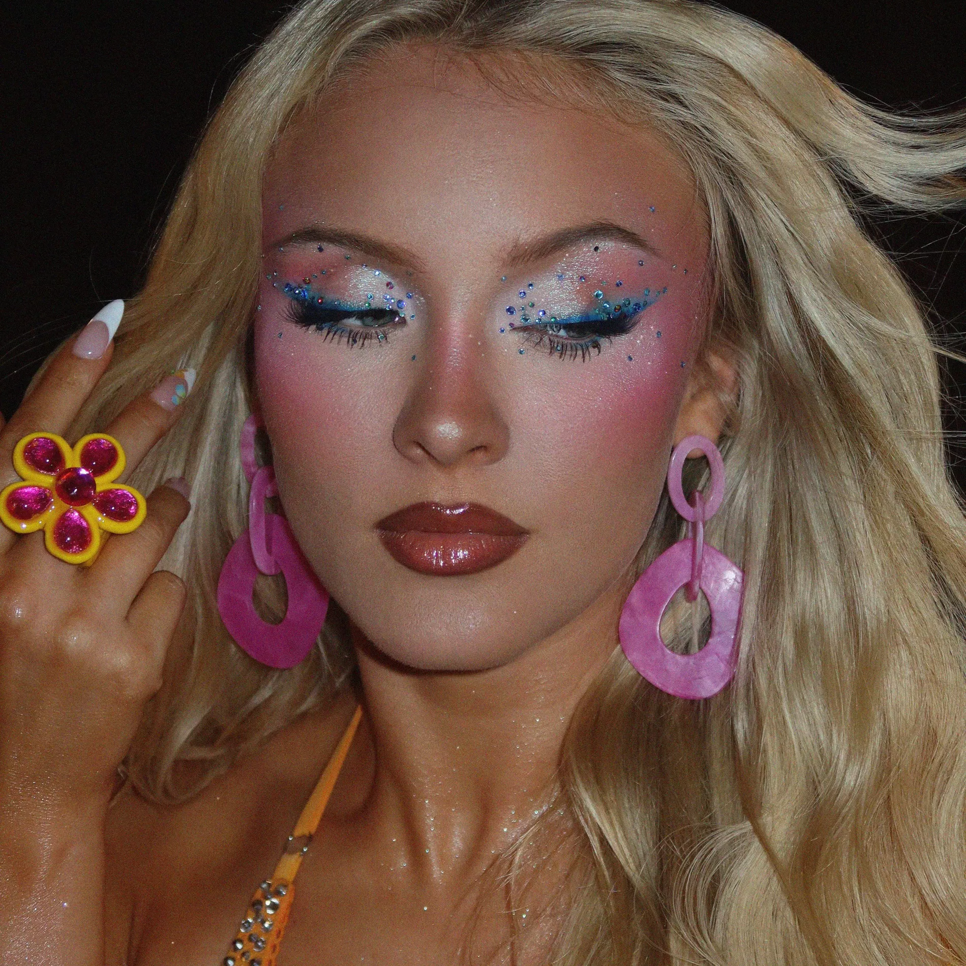 Zara Larsson's Midnight Sun Tour Makeup Brings Back Full Throttle Pop Star Glam