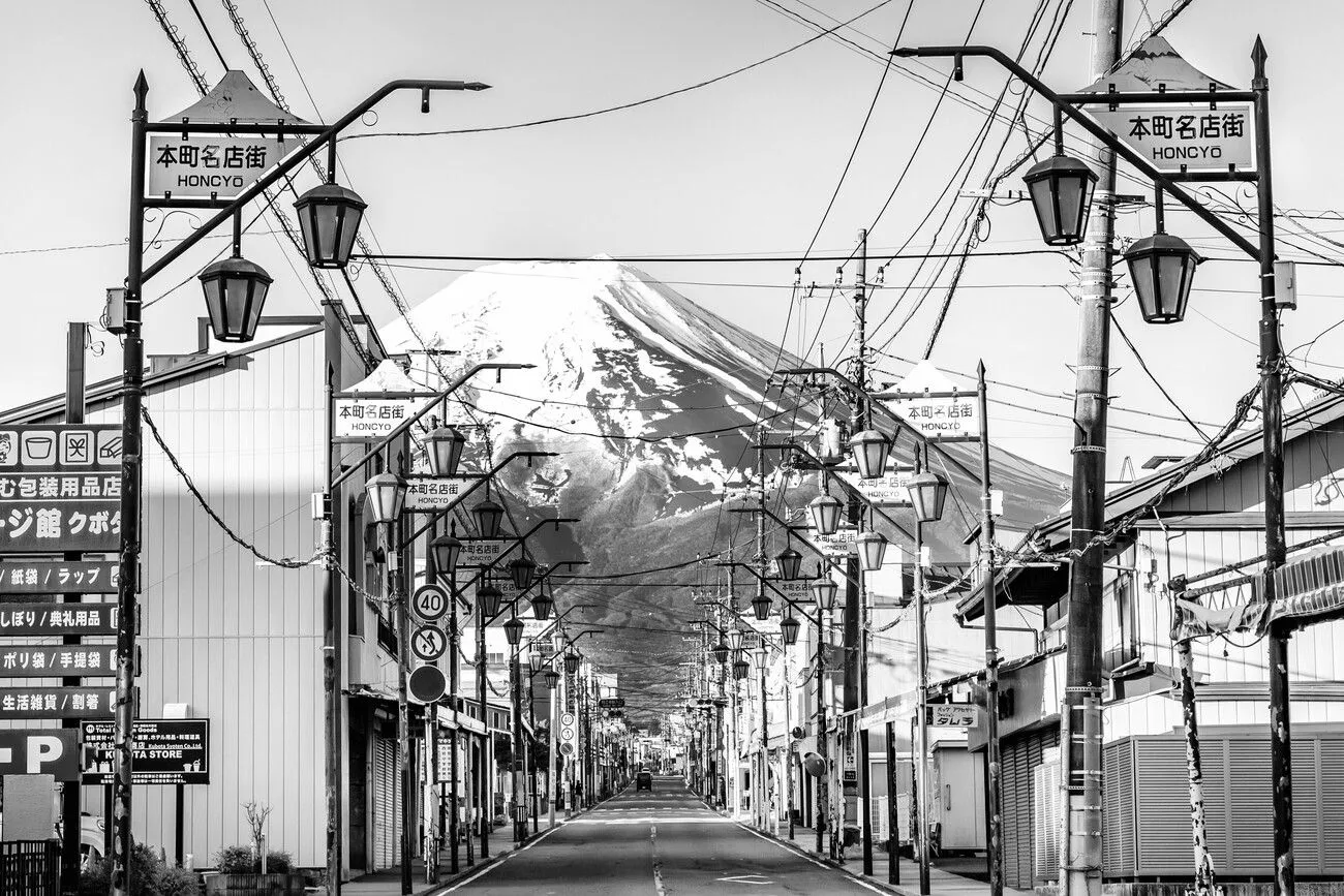 Poster Japanese Shimoyoshida Honcho Street with Mount Fuji