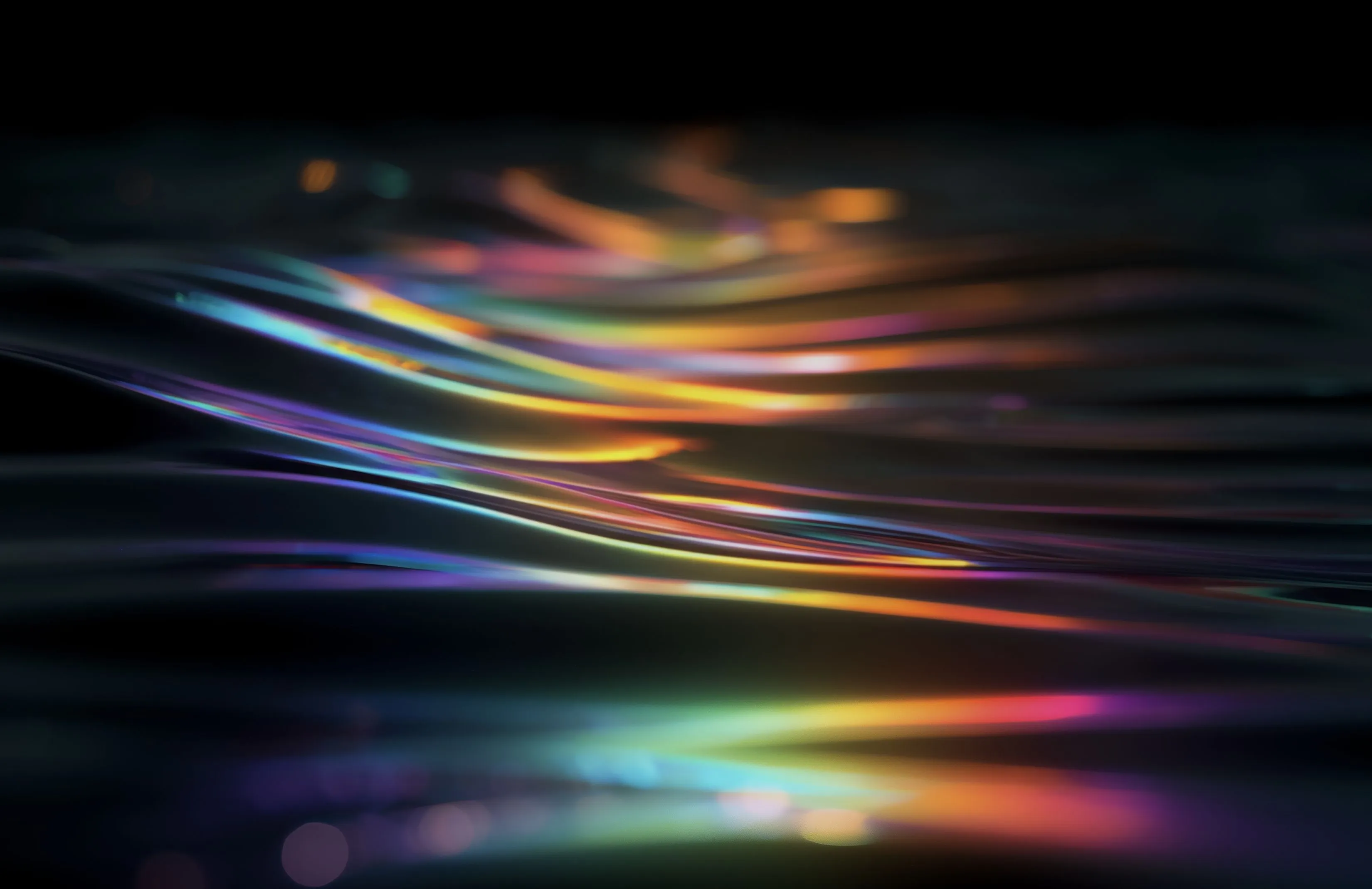 Iridescent Shine Liquid Simple Minimalist Best Wallpaper For MacOS 26 Tahoe M3 M4 M5 MacBook Air And MacBook Pro
