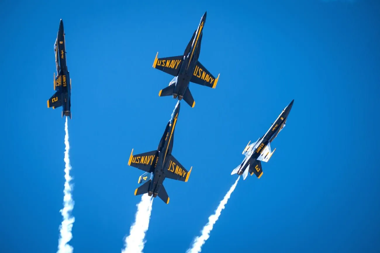 Incredible Image Of The Blue Angels Aerobatic Team