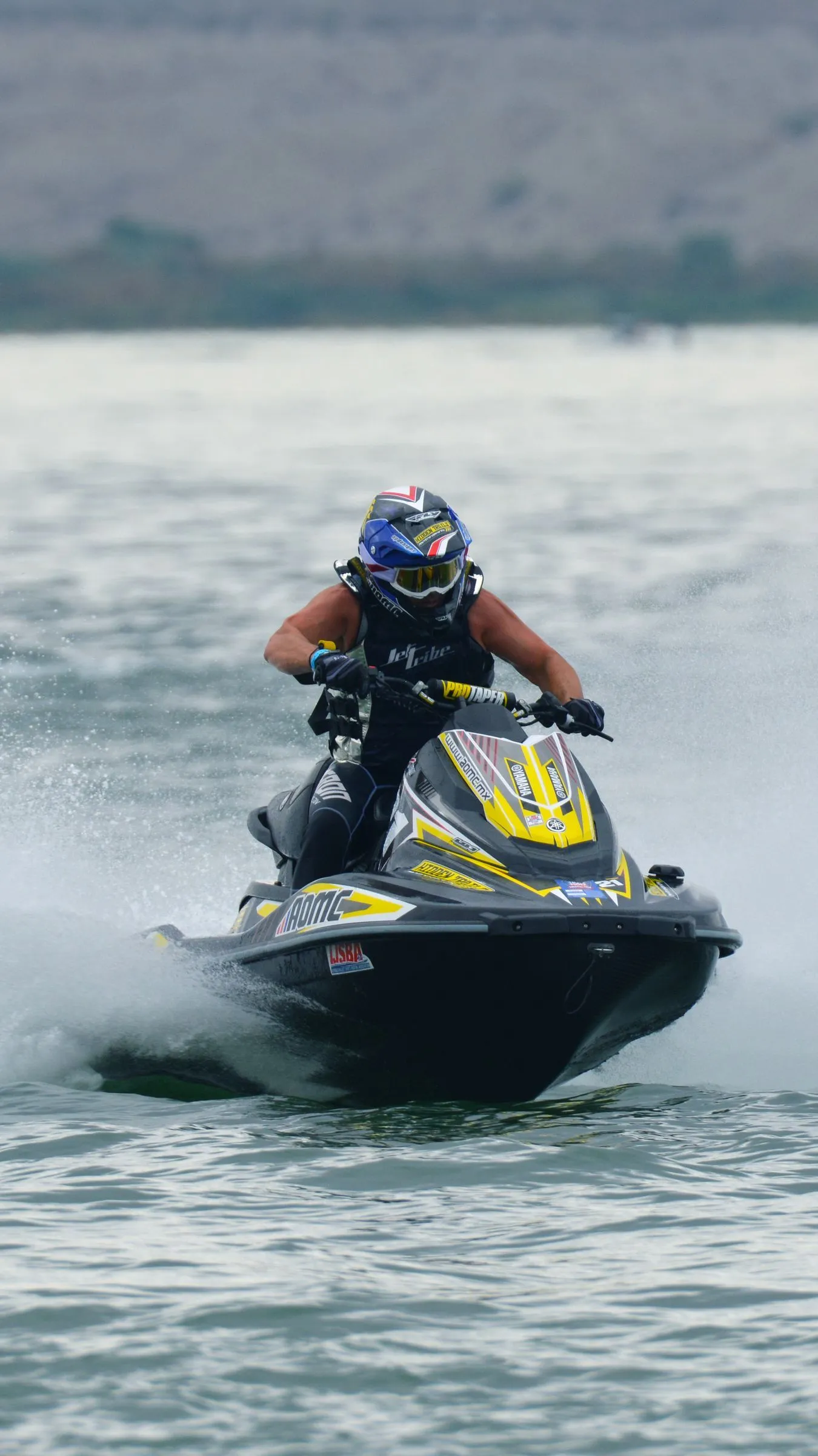 Download wallpaper 1350x2400 jet ski, water, spray iphone 8+/7+/6s+/for parallax HD background