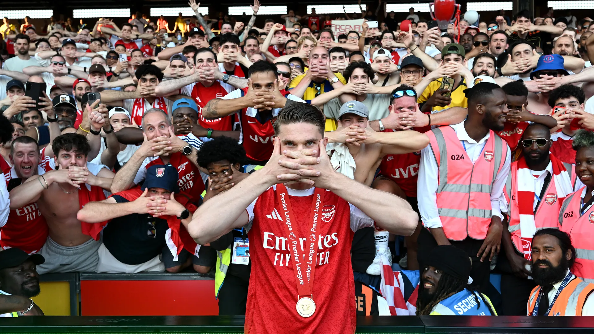 The COLDEST Premier League Photo Of 2025 26