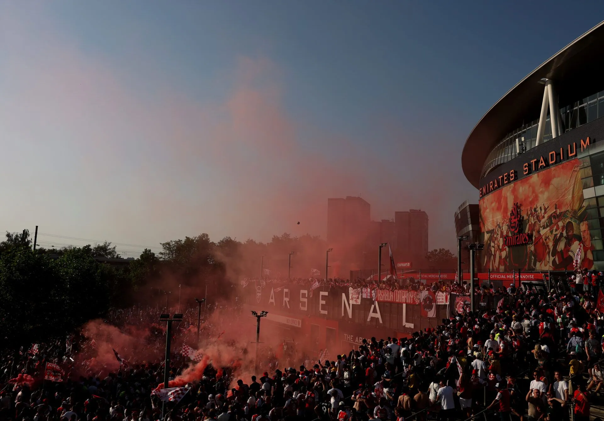 Best photo as Arsenal lift Premier League trophy