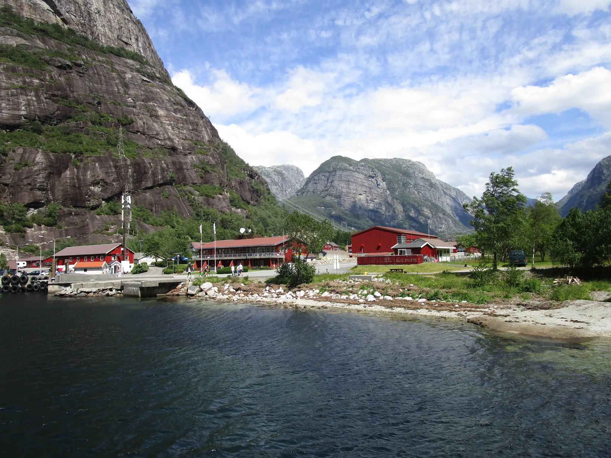 Murals in Lysebotn