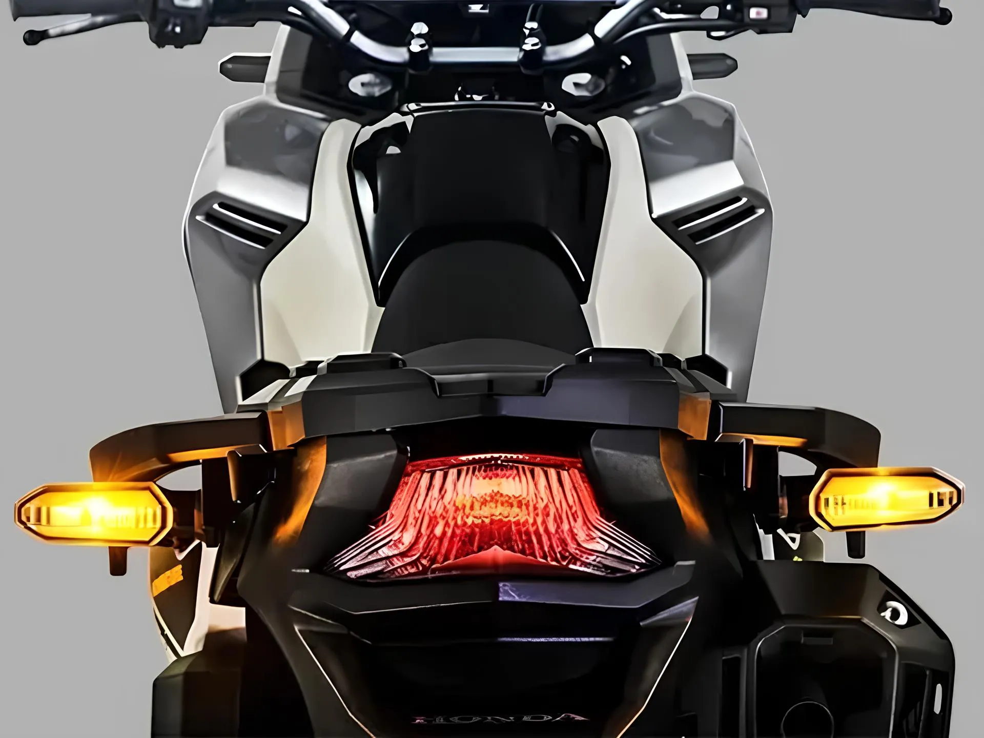With Fuel Consumption Of 34.5 Km L, Honda's New 300 Cc Adventure Bike Hits The Market With Over 400 Km