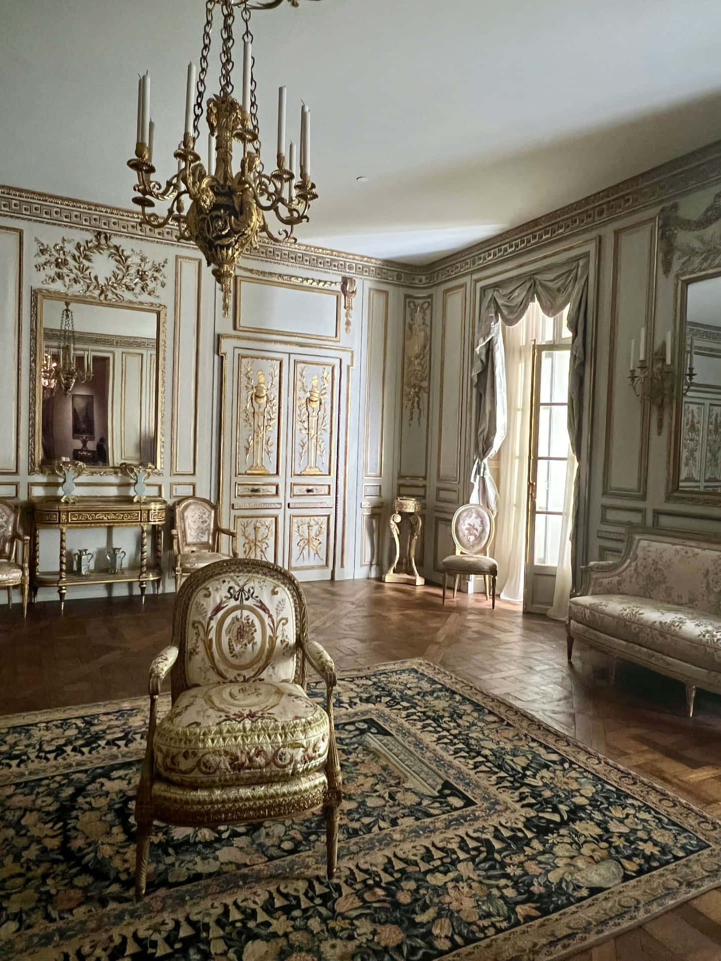 Download Elegant Regency Era Room Decor Wallpaper