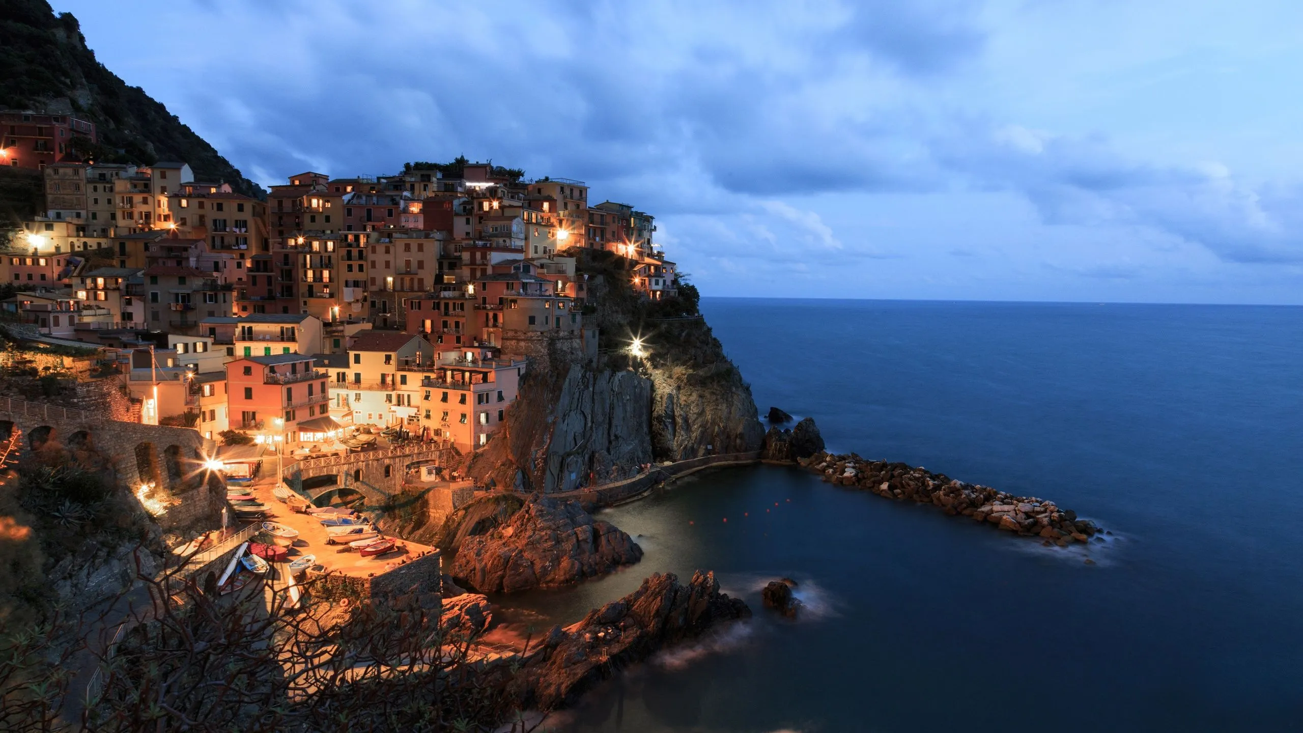 Manarola Wallpaper 4K, Seaside village, Cinque Terre
