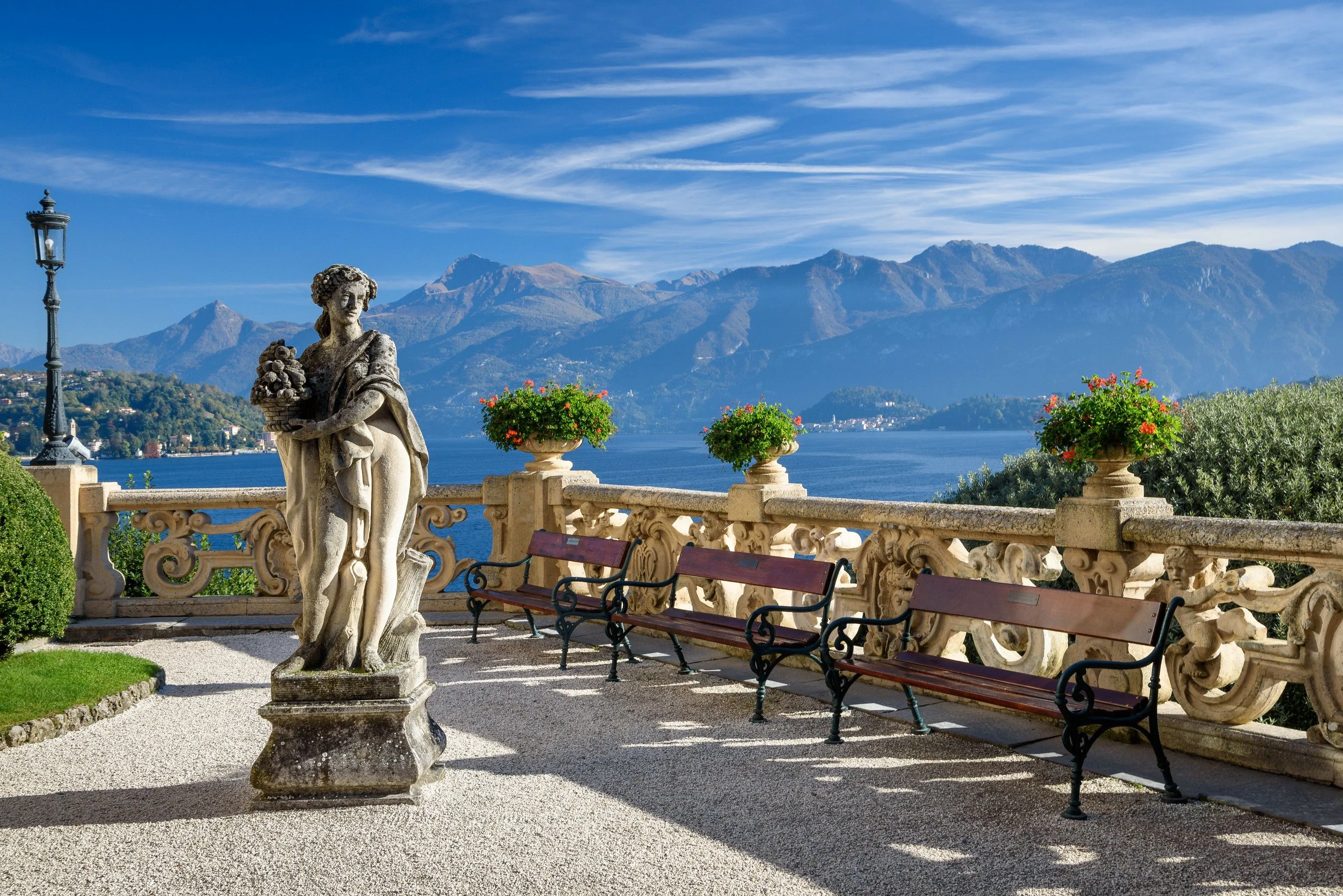 Wallpaper Italy, statue, bench, lake Como, Villa del Balbianello for mobile and desktop, section пейзажи, resolution 3072x2051