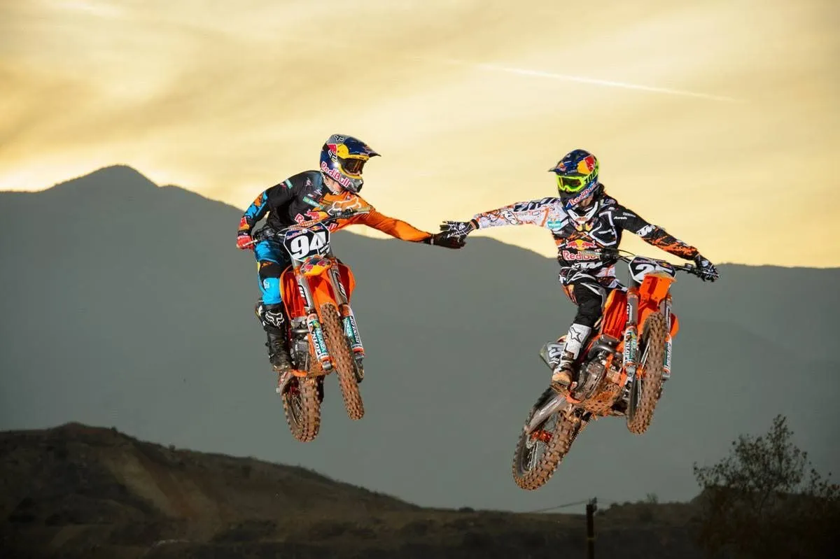 Motocross Background Wallpaper 03676
