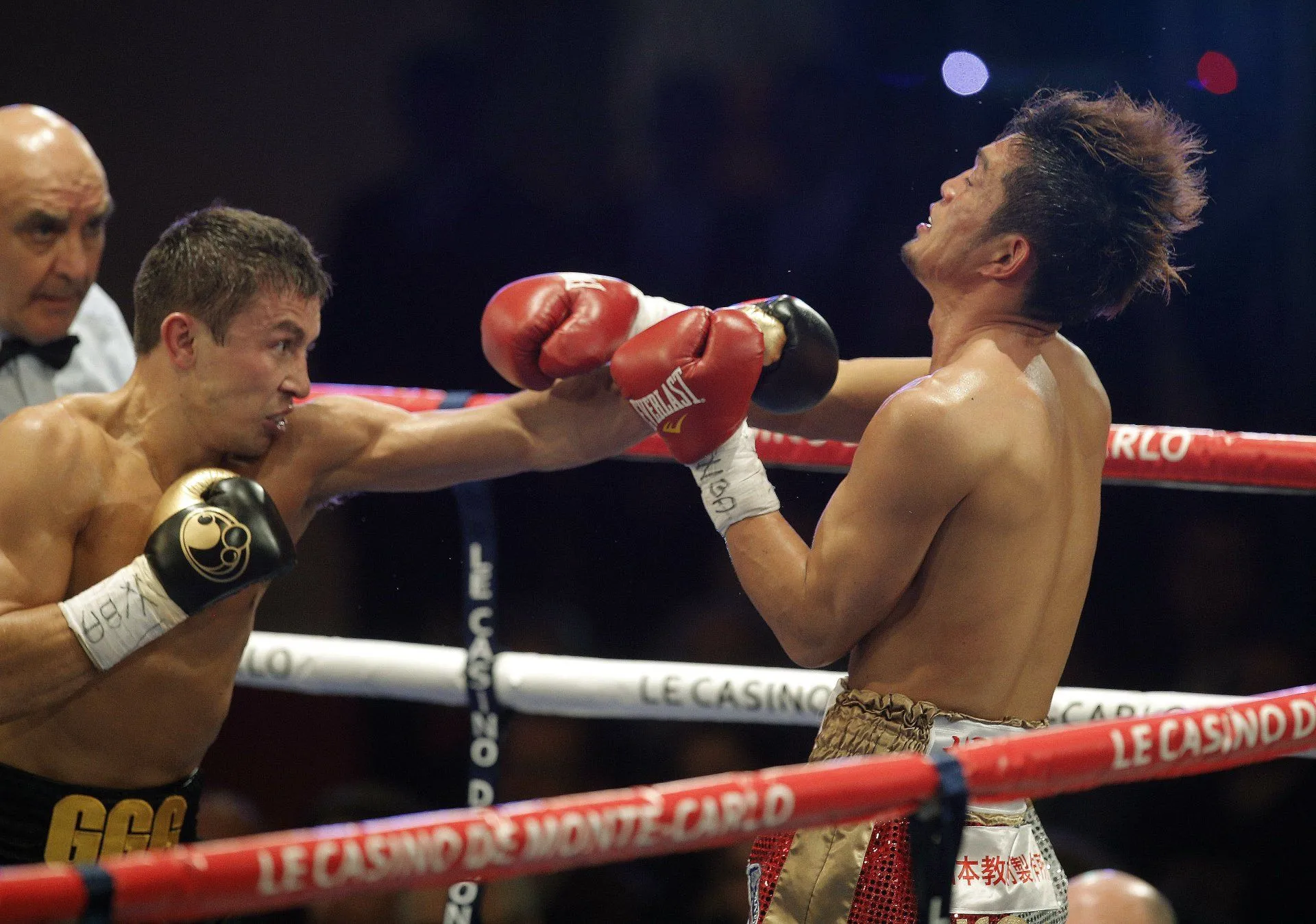 Ultimate Boxing Showdown: 4K Ultra HD Sports Actionx3168