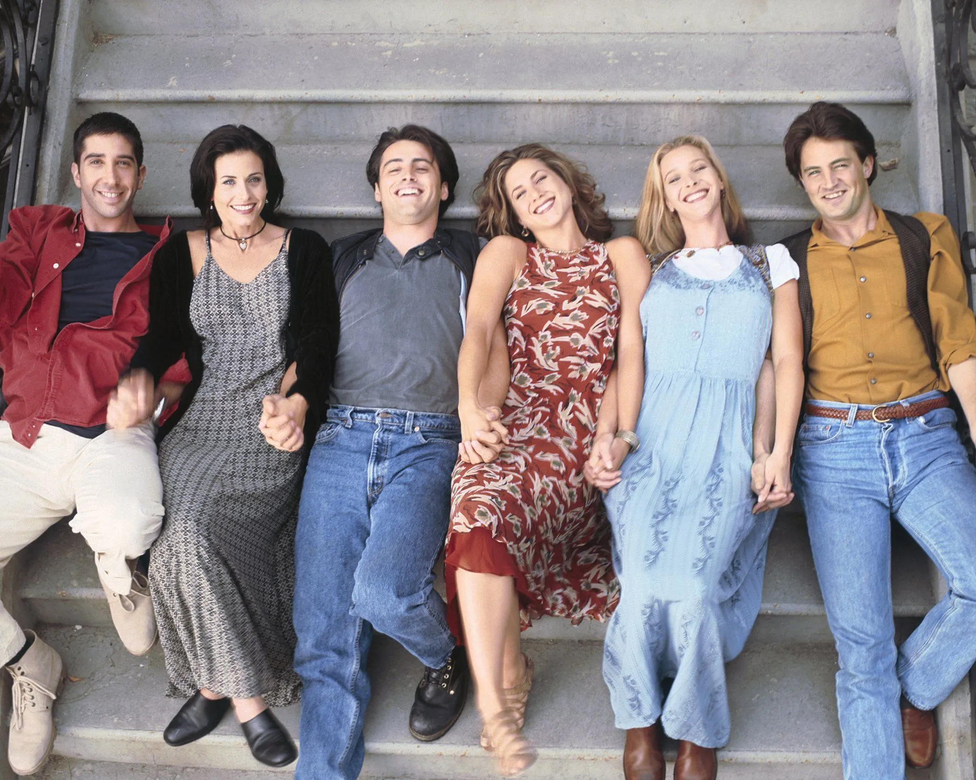 Friends TV Show HD Wallpaper: Iconic Cast of Ross, Rachel, Monica & Morex2399