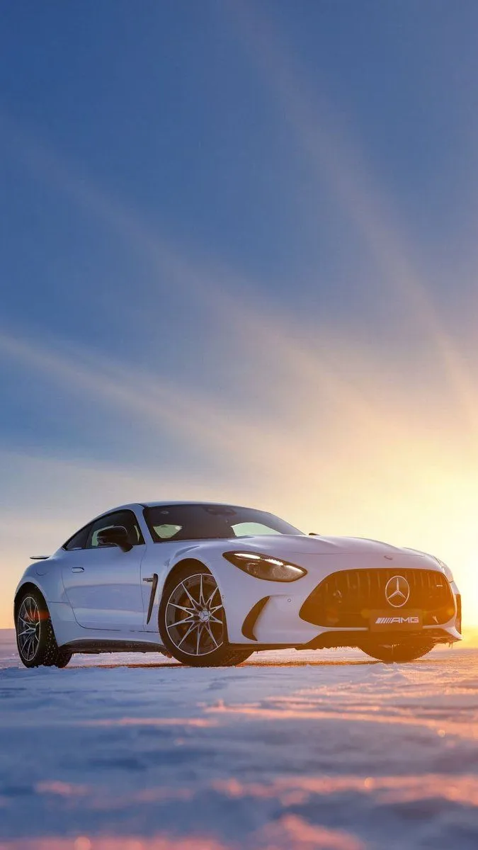 Grab a new Mercedes‑Benz wallpaper for your phone