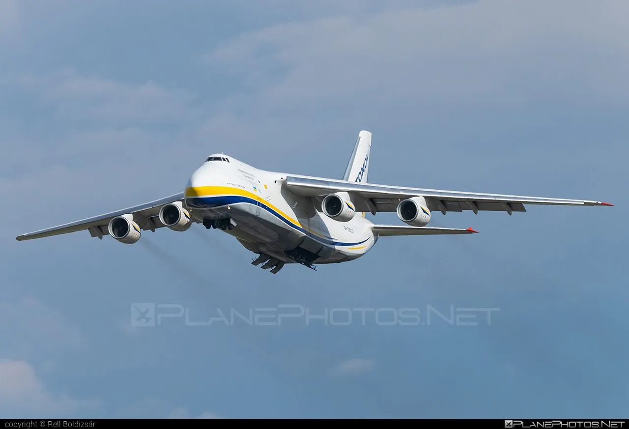 UR 82027 An 124 100M Ruslan Operated By Antonov Airlines Taken By Rell Boldizsár (photoID 18530)