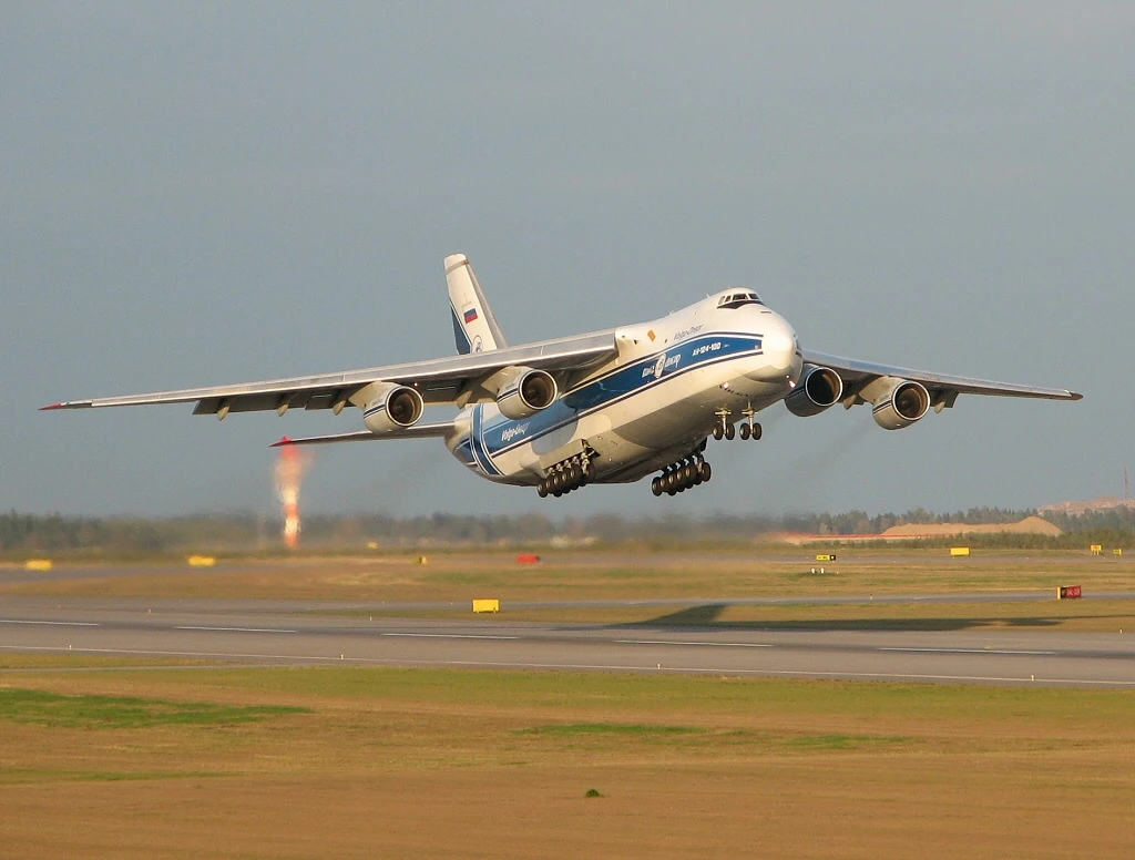 Antonov An 124