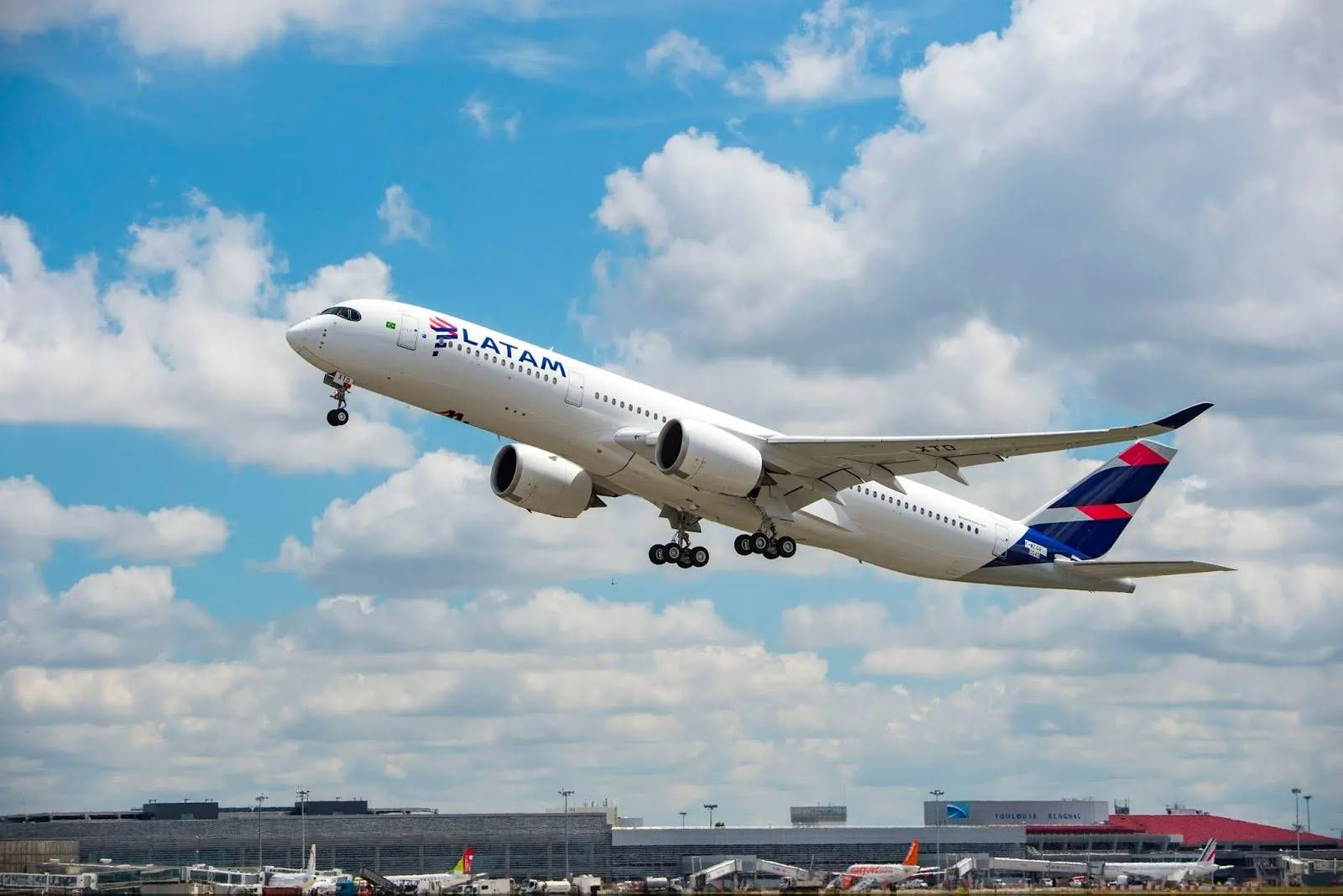 Latam Background