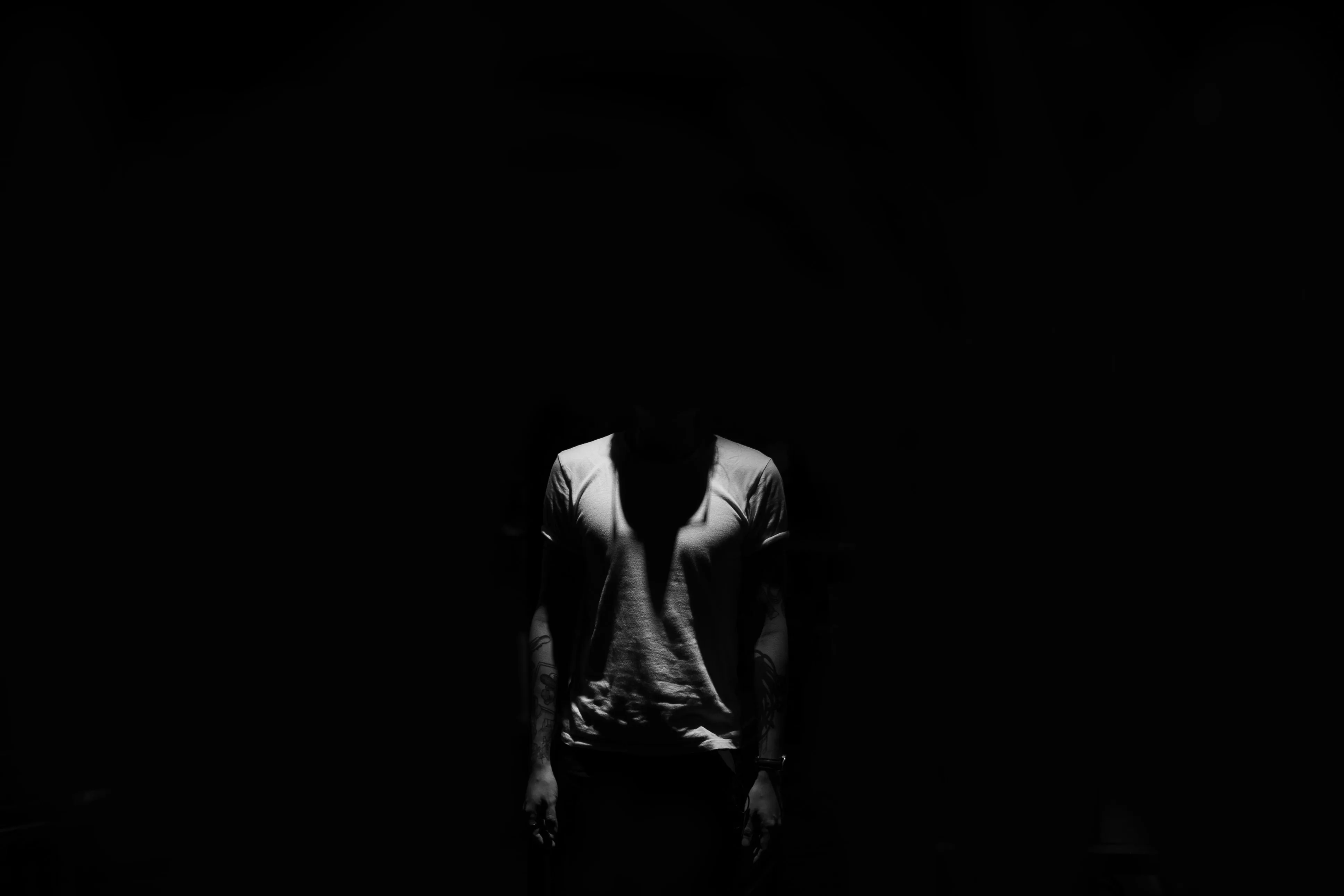 Download wallpaper 3873x2582 silhouette, dark, darkness, shadow, bw HD background