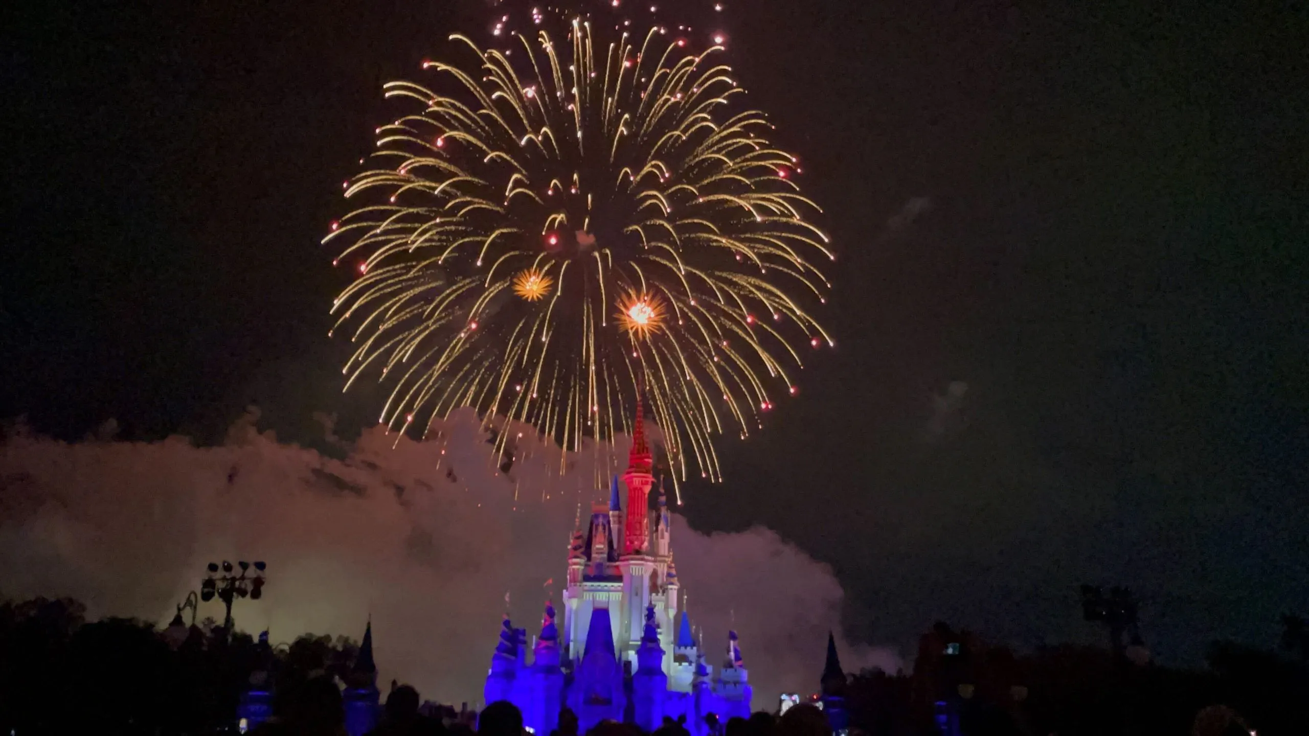 PHOTOS, VIDEO: Disney's Celebrate America! A Fourth of July Concert in the Sky Fireworks Spectacular Returns to Magic Kingdom For 1st Time Since 2019 News Today