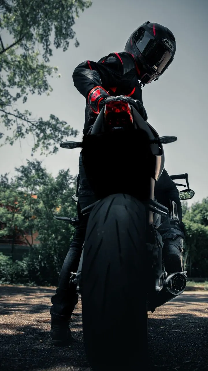 Sport Bike Wallpaper for Mobile Phone [HD]